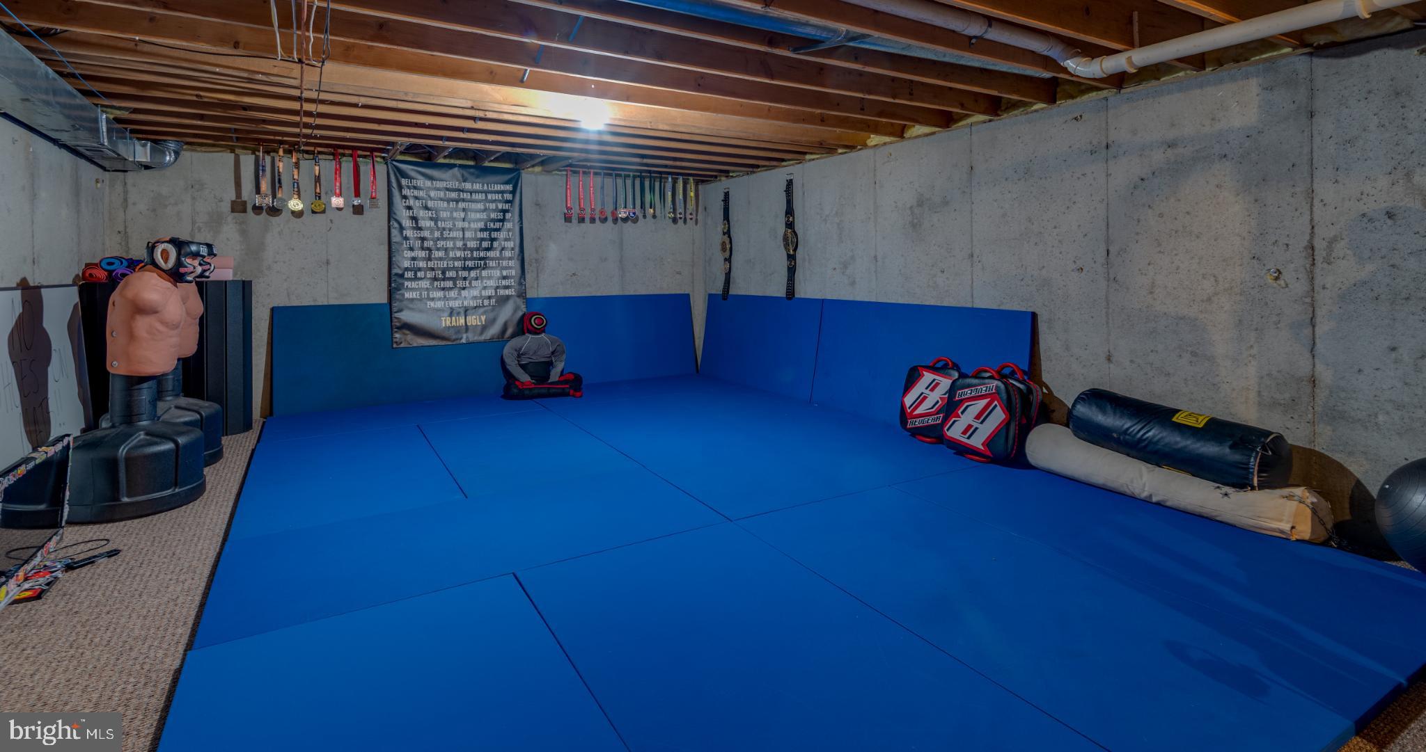 CROSS POINT - Residential