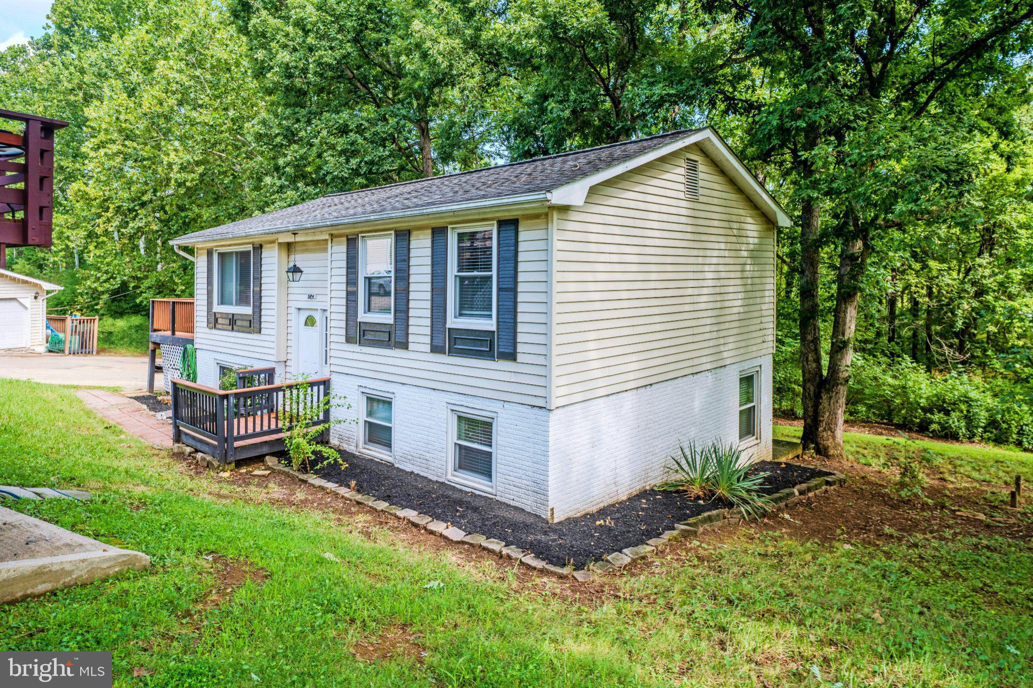 584 ROCKBRIDGE DRIVE SE