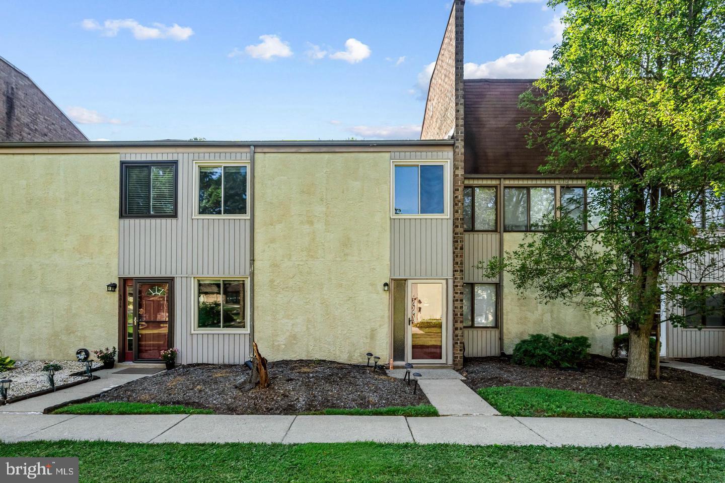 3 beds and 2 full and 1 half bath row townhouse located in Coventry Green community where water is paid by Landlord and tenant just pays electric, insurance, and cable. This unit features brand new flooring throughout, freshly painted with neutral color, and renovated bathrooms. Owner pays HOA fees. Good credit and income are primary requirement of the landlord. Will also do background and eviction check. Pets are allowed with some restrictions. Pet deposit of $500 is non-refundable and $50 per pet month per pet.
