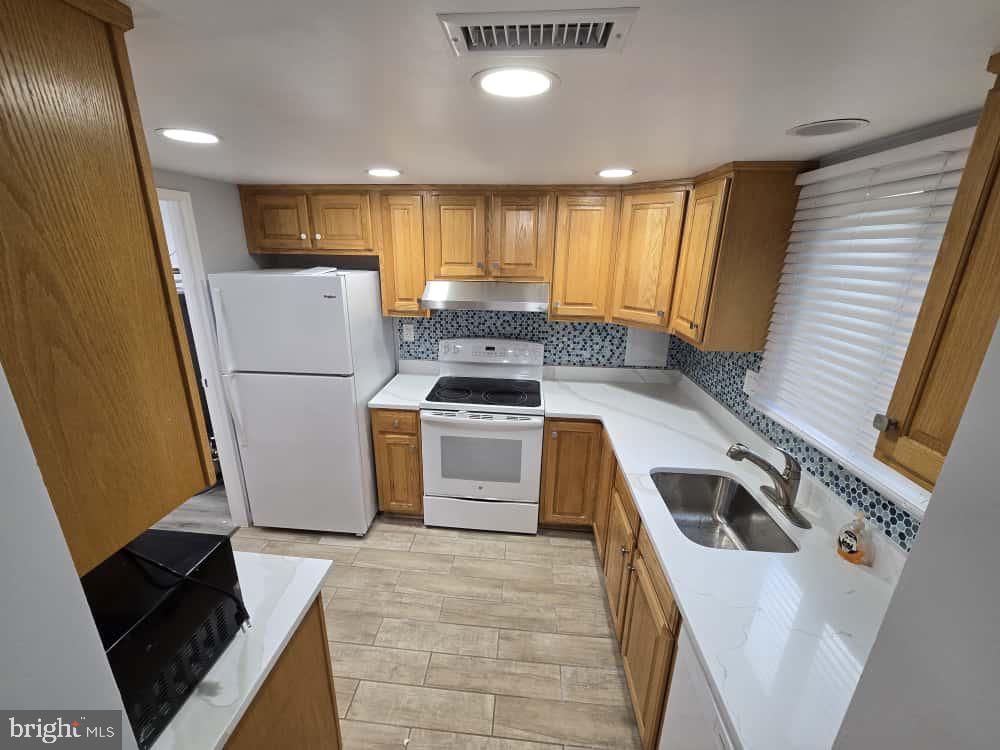 COVENTRY GREEN - Residential Lease