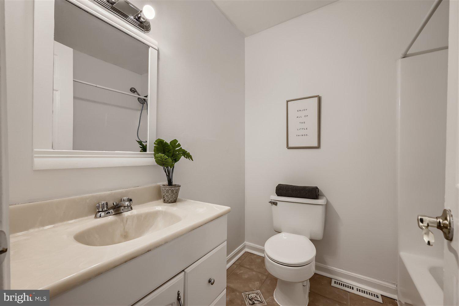 MIDDLE RIVER - Residential