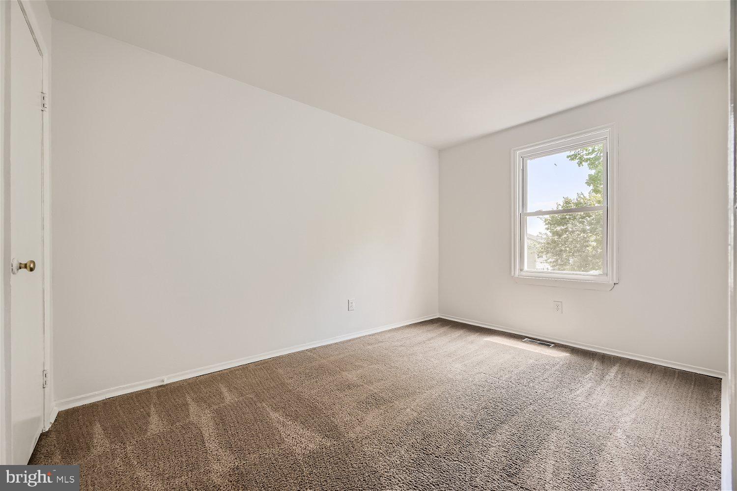 MIDDLE RIVER - Residential