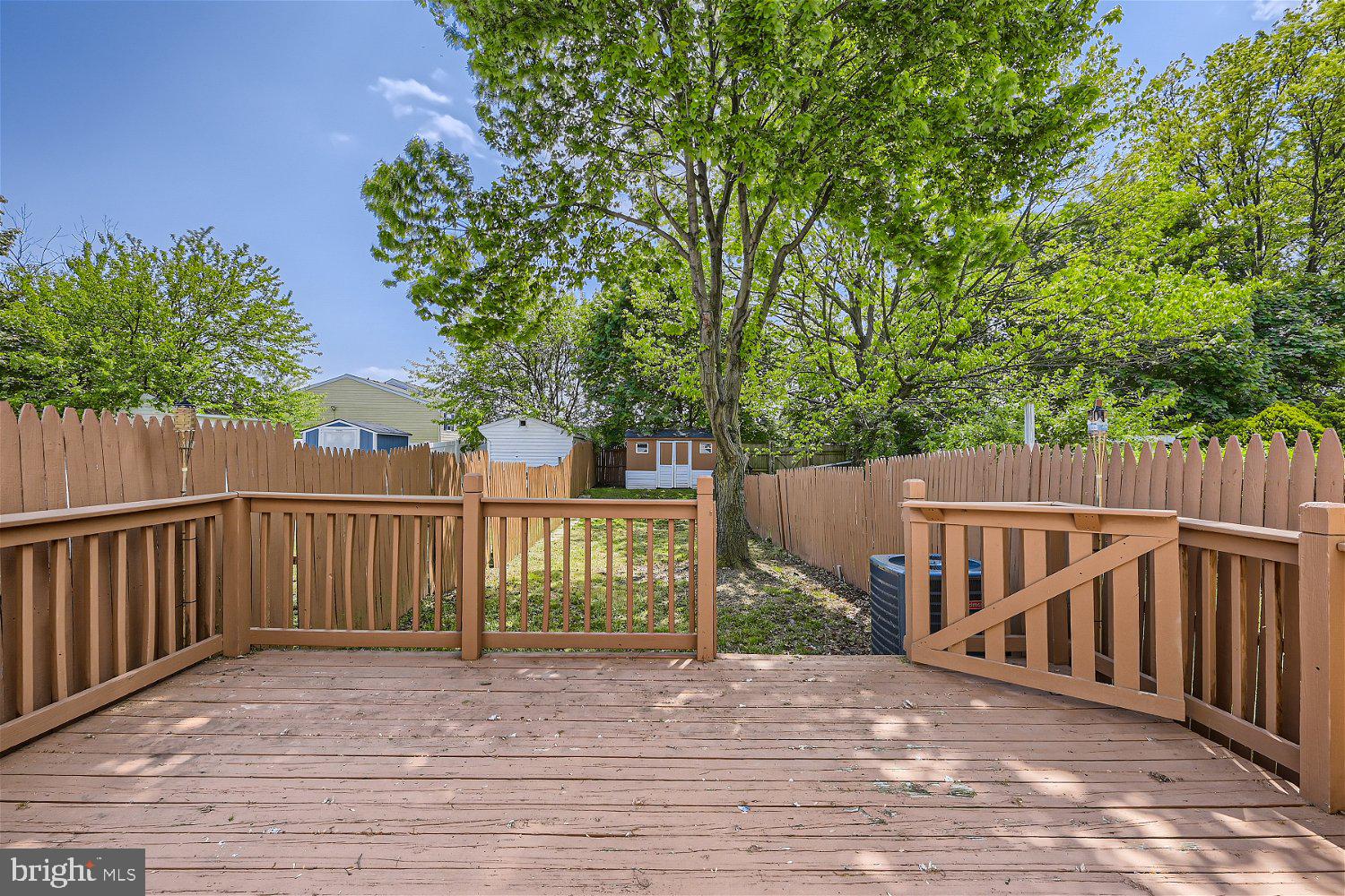 MIDDLE RIVER - Residential