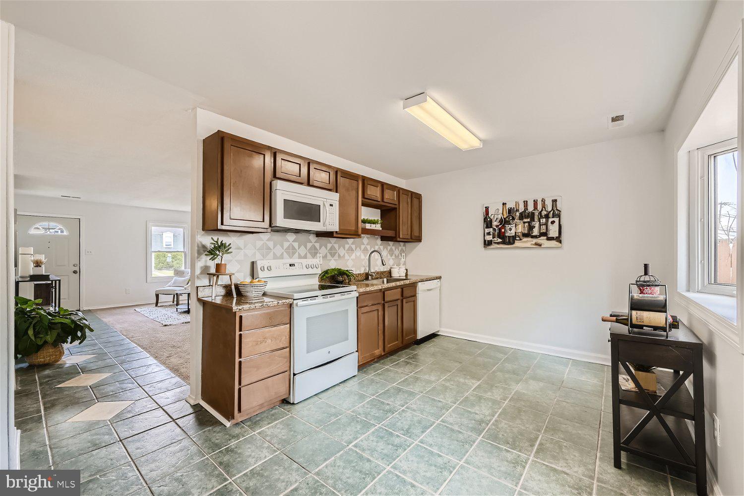 MIDDLE RIVER - Residential