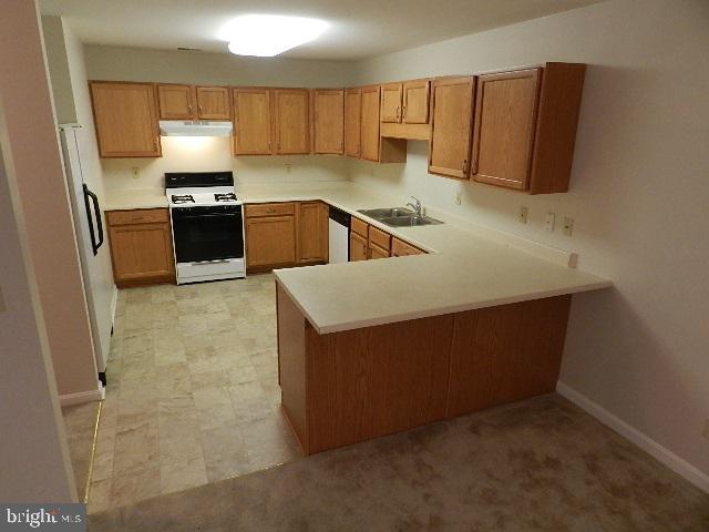 LONGSTOWN VILLAGE - Residential