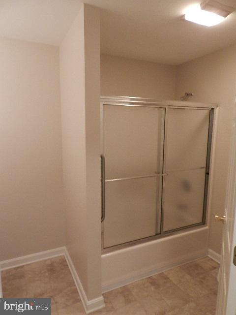 LONGSTOWN VILLAGE - Residential