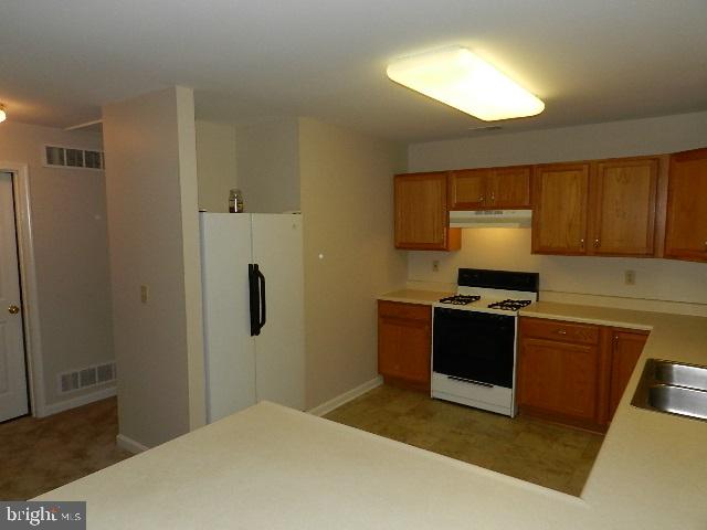 LONGSTOWN VILLAGE - Residential