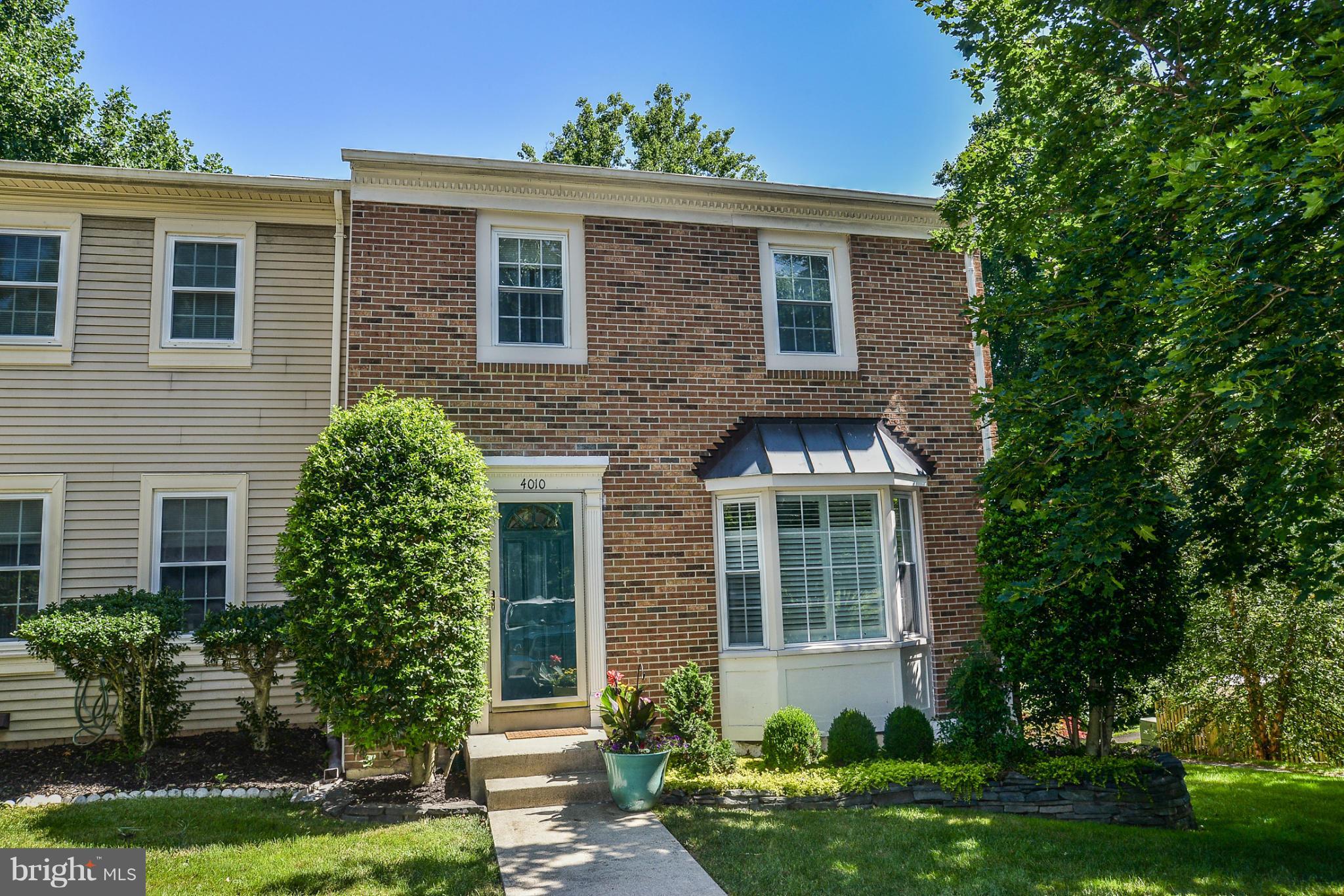 ADAMS WALK - Residential Lease