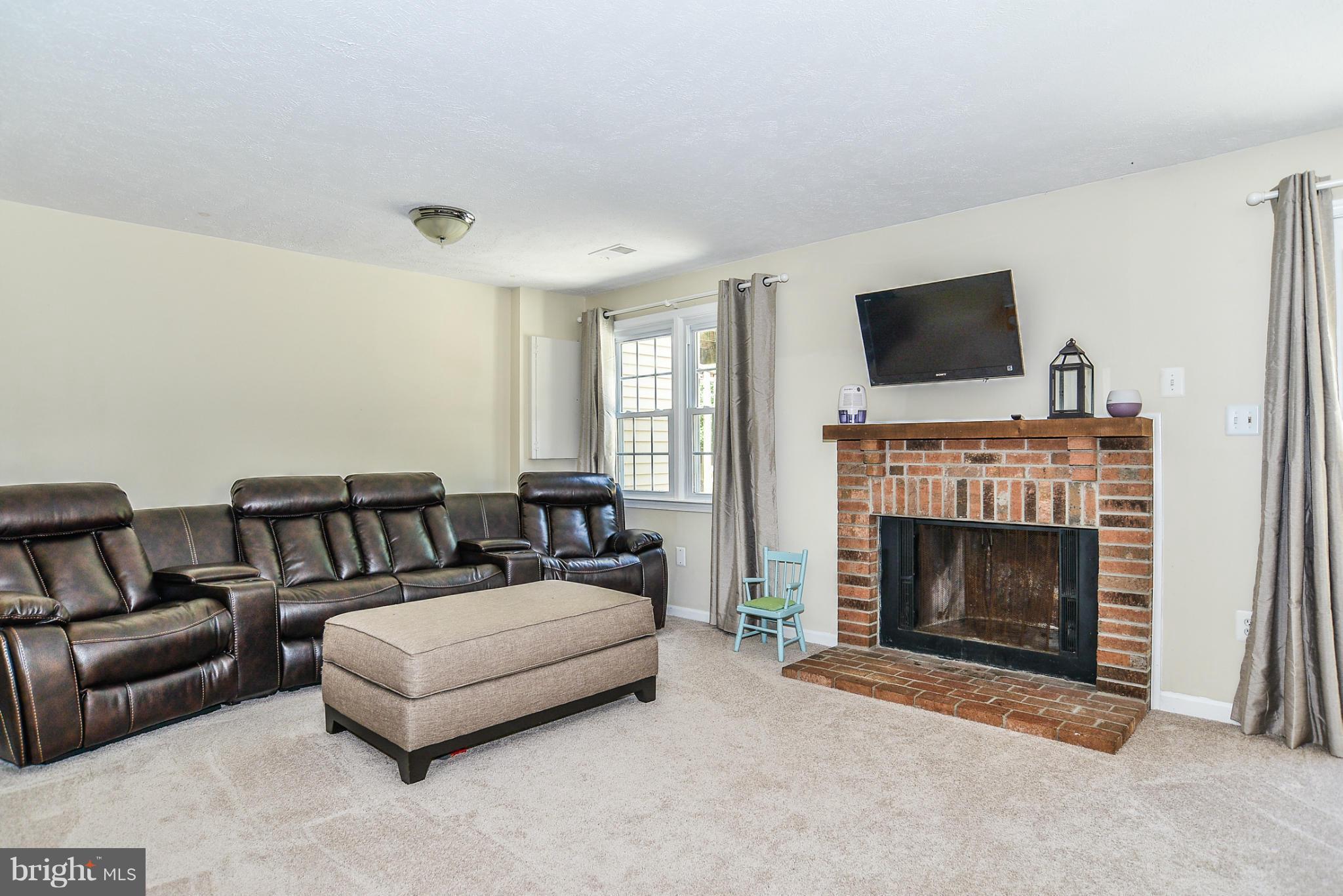 ADAMS WALK - Residential Lease