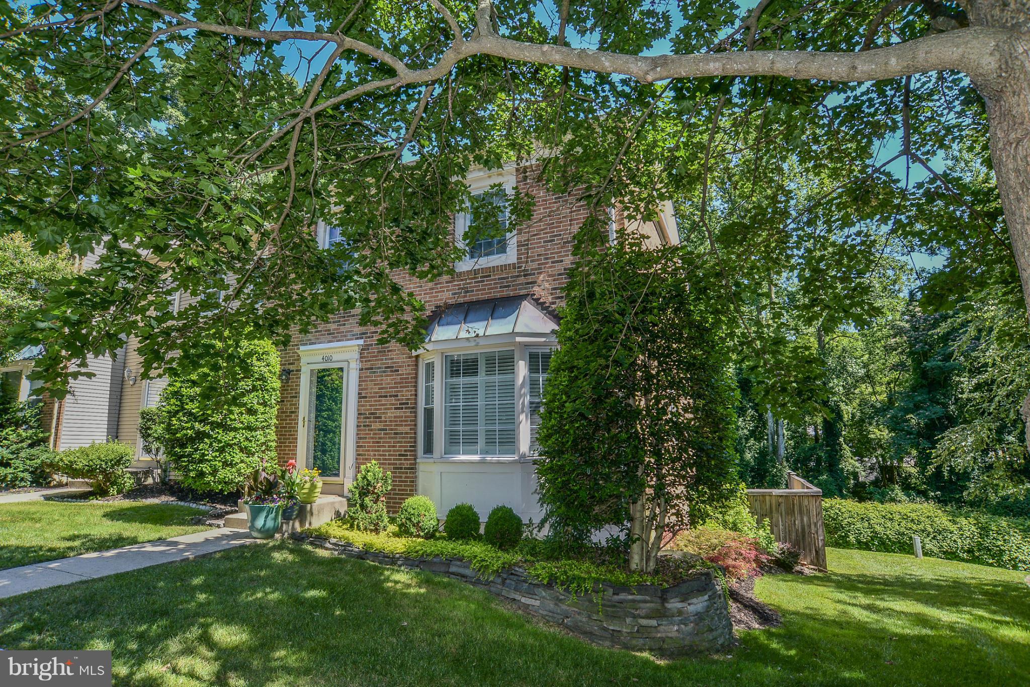 ADAMS WALK - Residential Lease