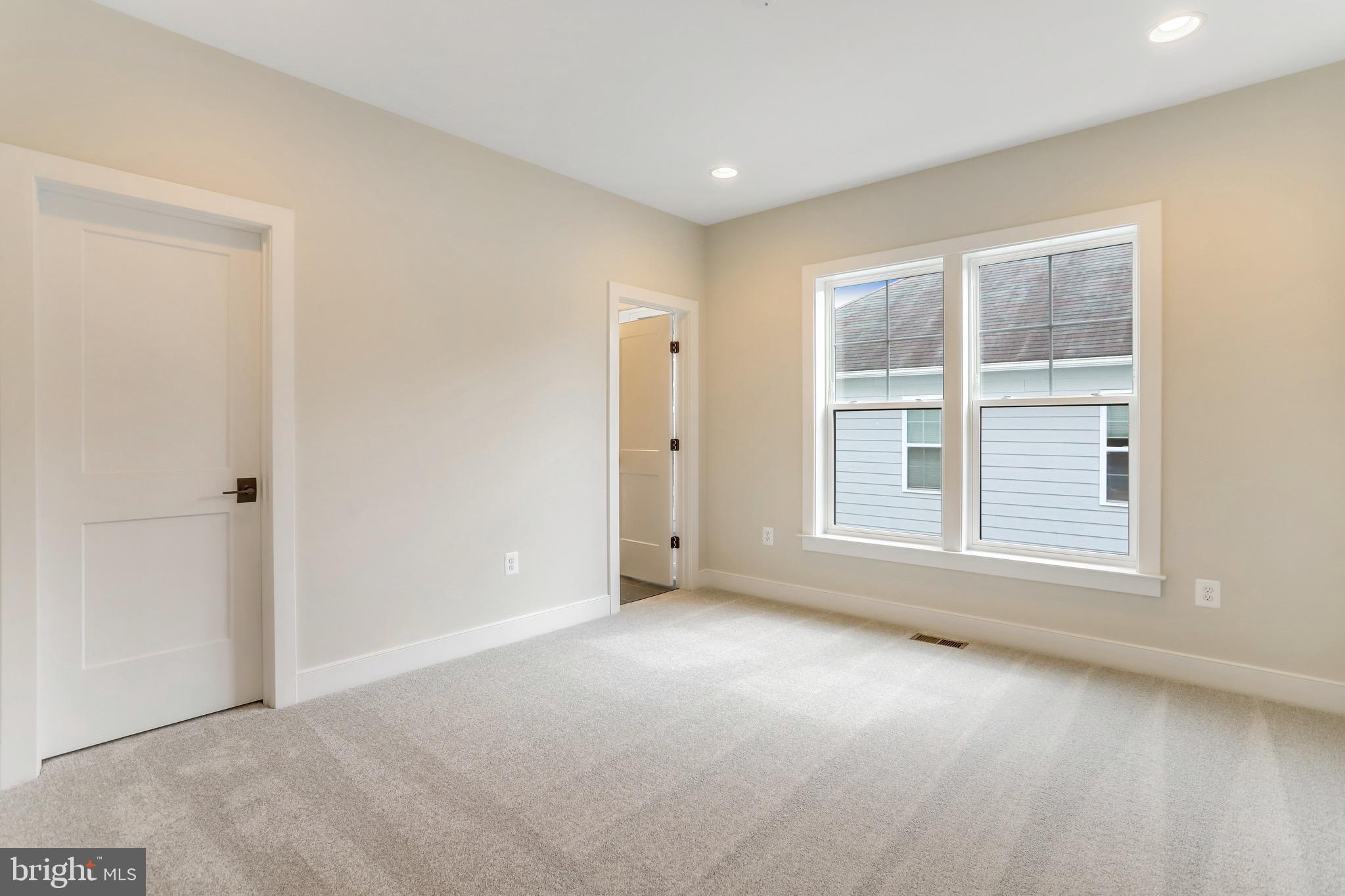 FALLS CHURCH PARK - Residential