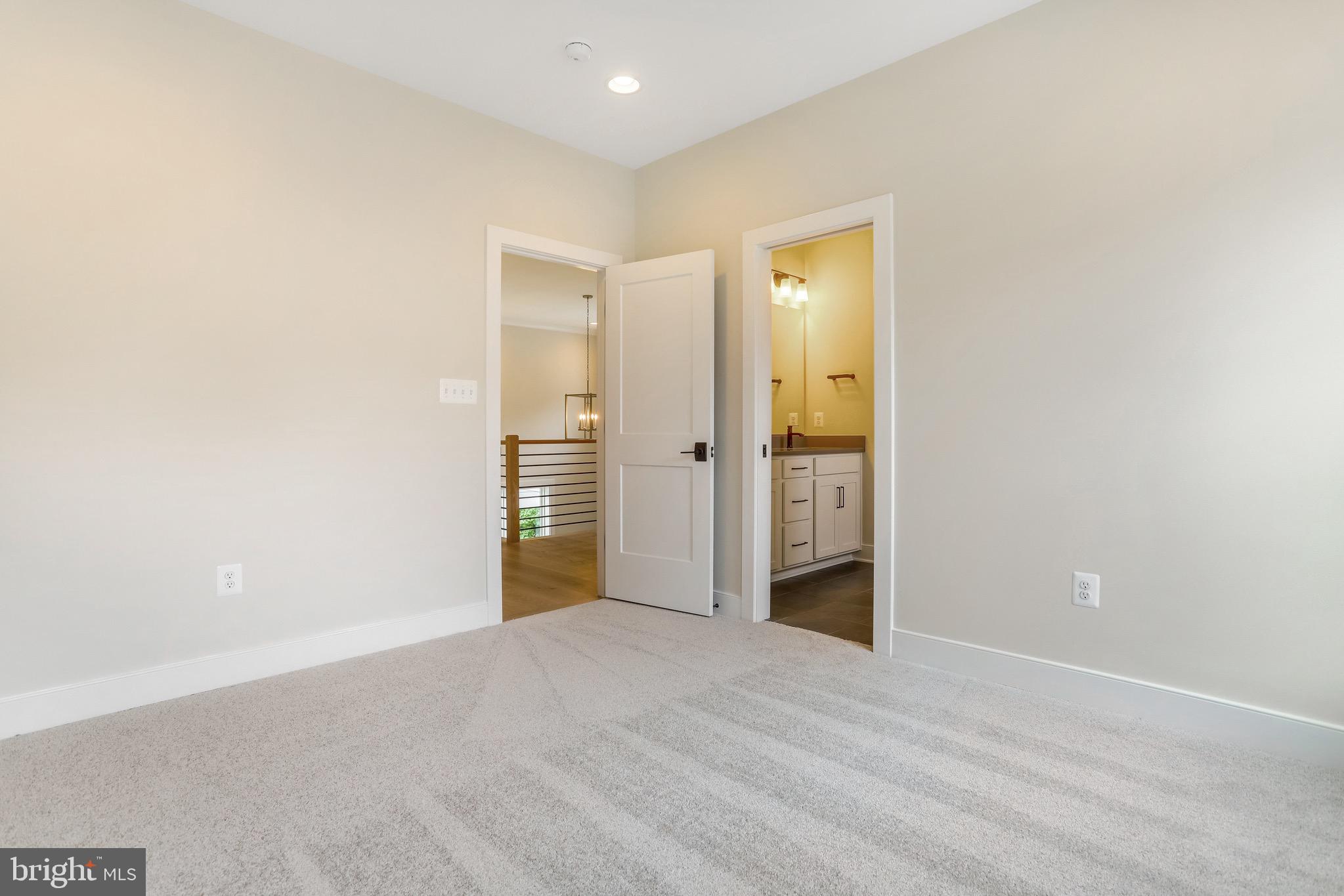 FALLS CHURCH PARK - Residential