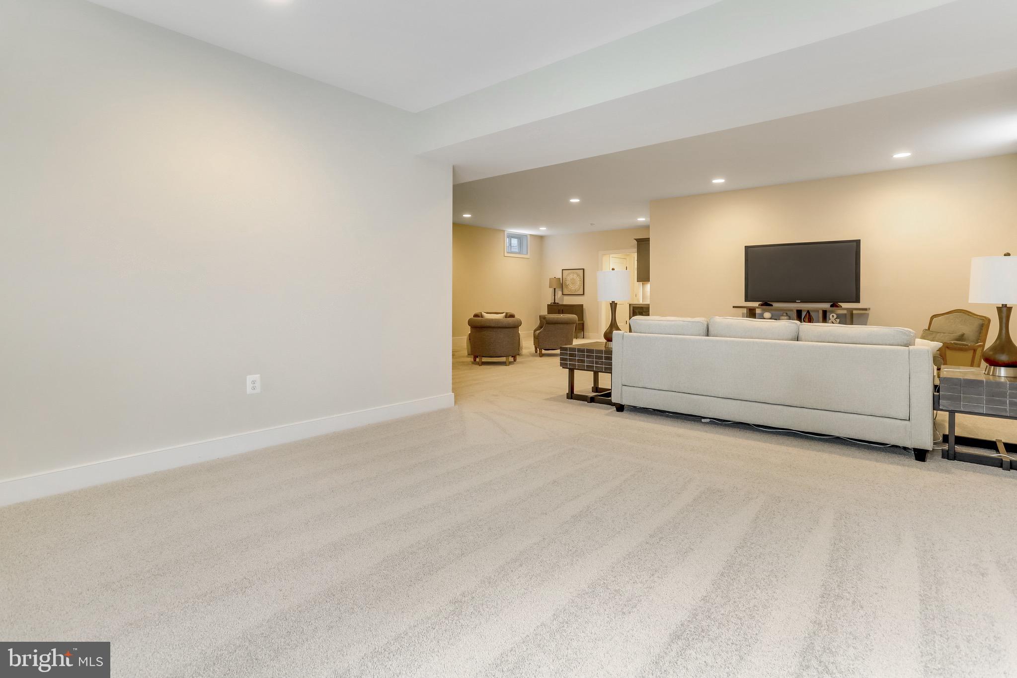 FALLS CHURCH PARK - Residential