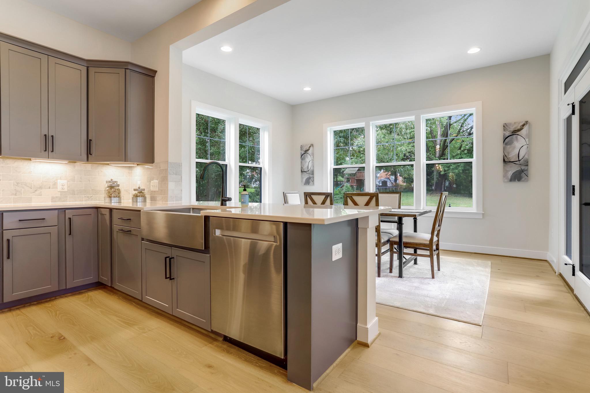 FALLS CHURCH PARK - Residential