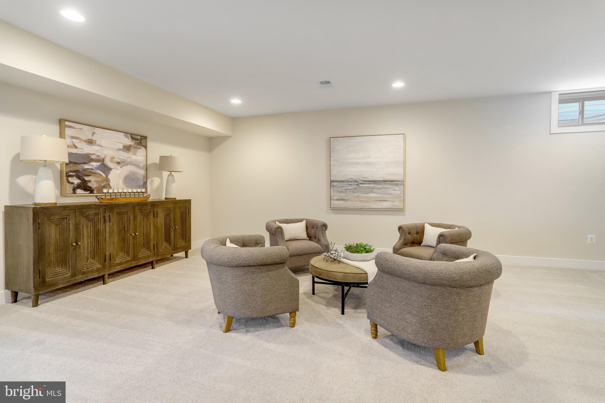 FALLS CHURCH PARK - Residential