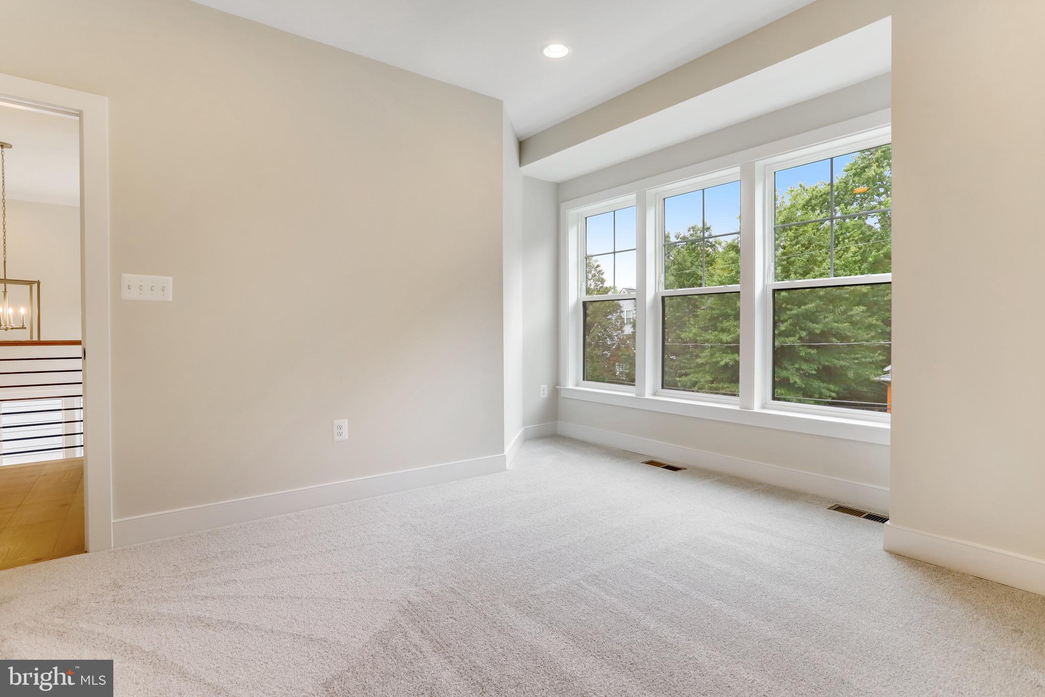 FALLS CHURCH PARK - Residential