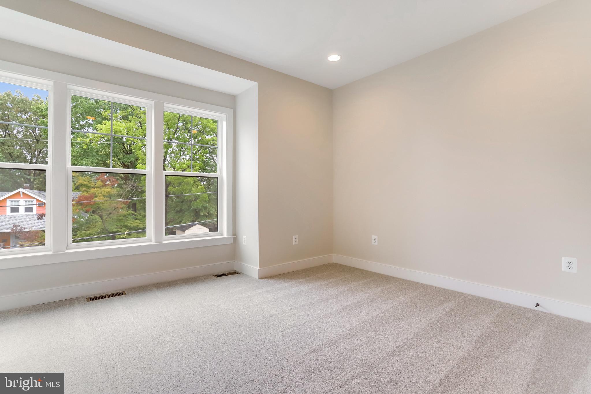 FALLS CHURCH PARK - Residential