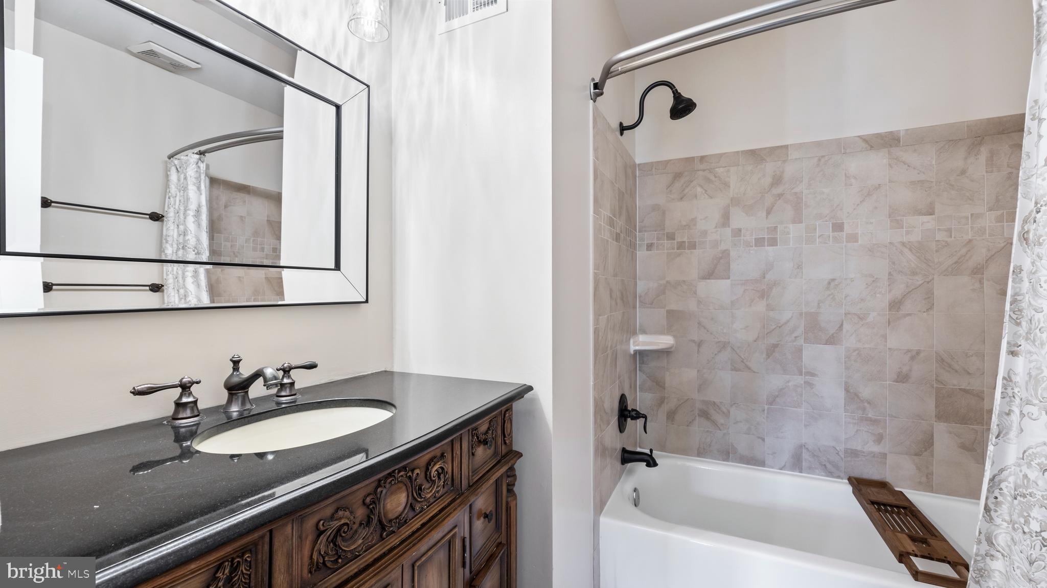 SEQUOIA LEA - Residential