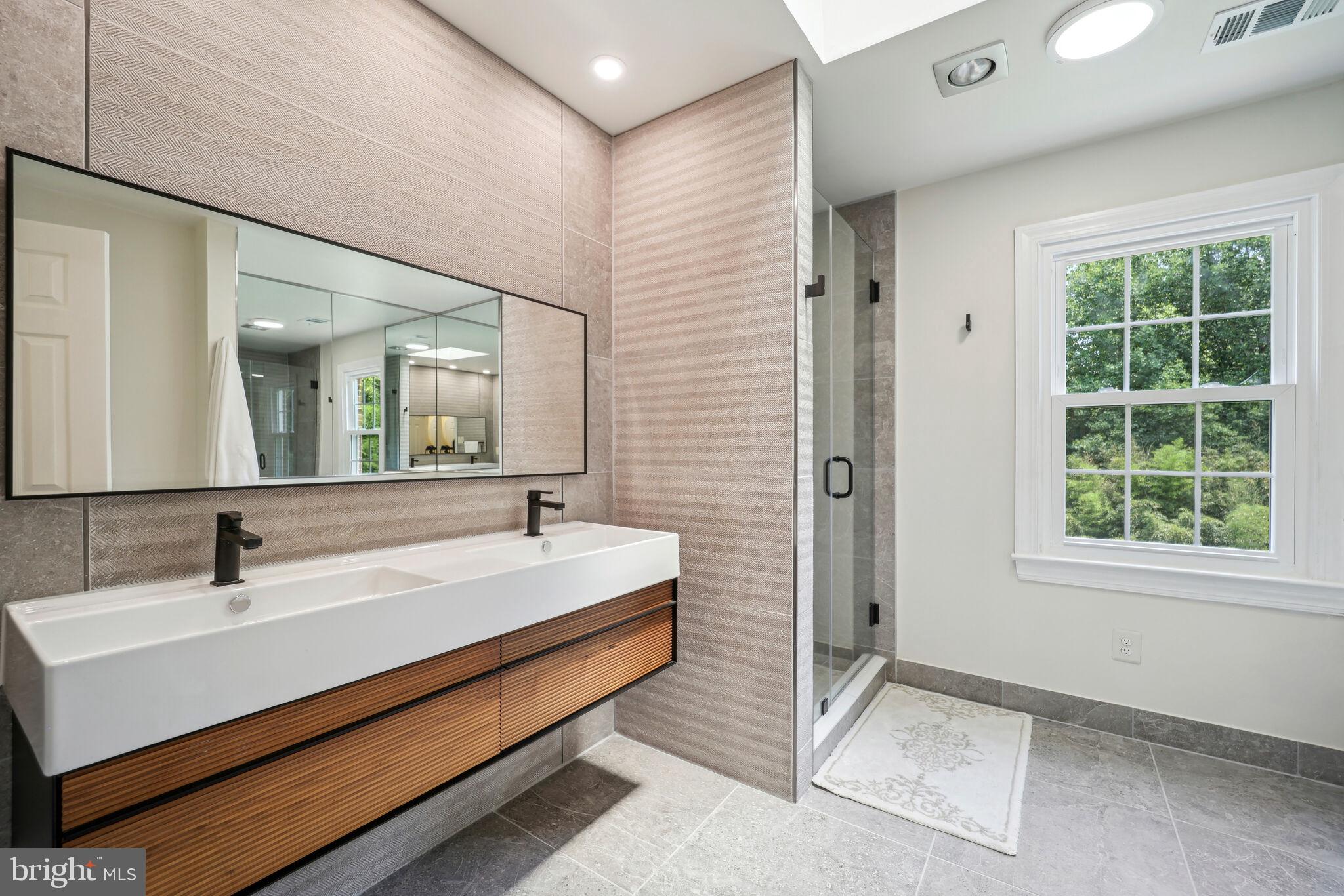 RIVERS EDGE - Residential