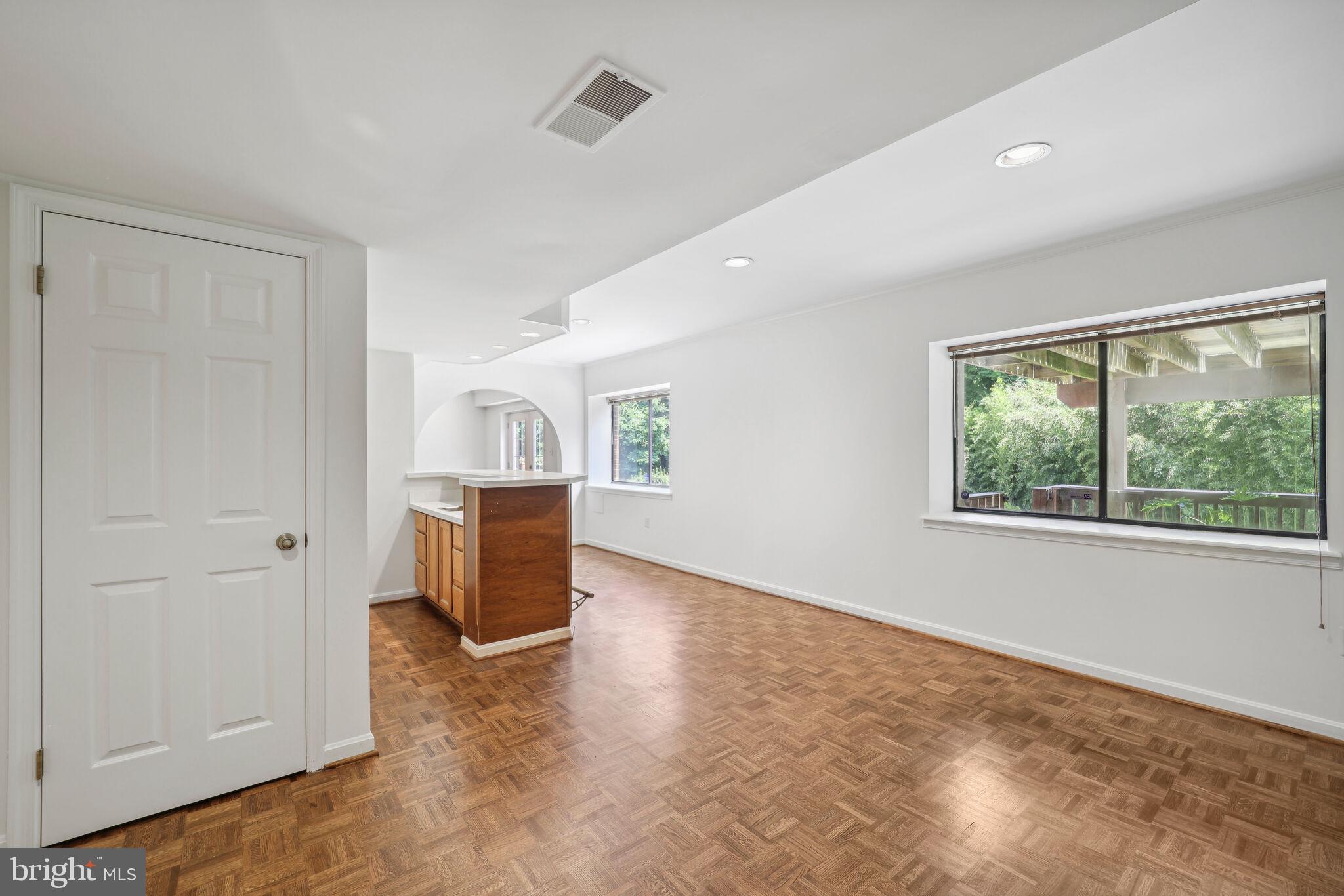 RIVERS EDGE - Residential