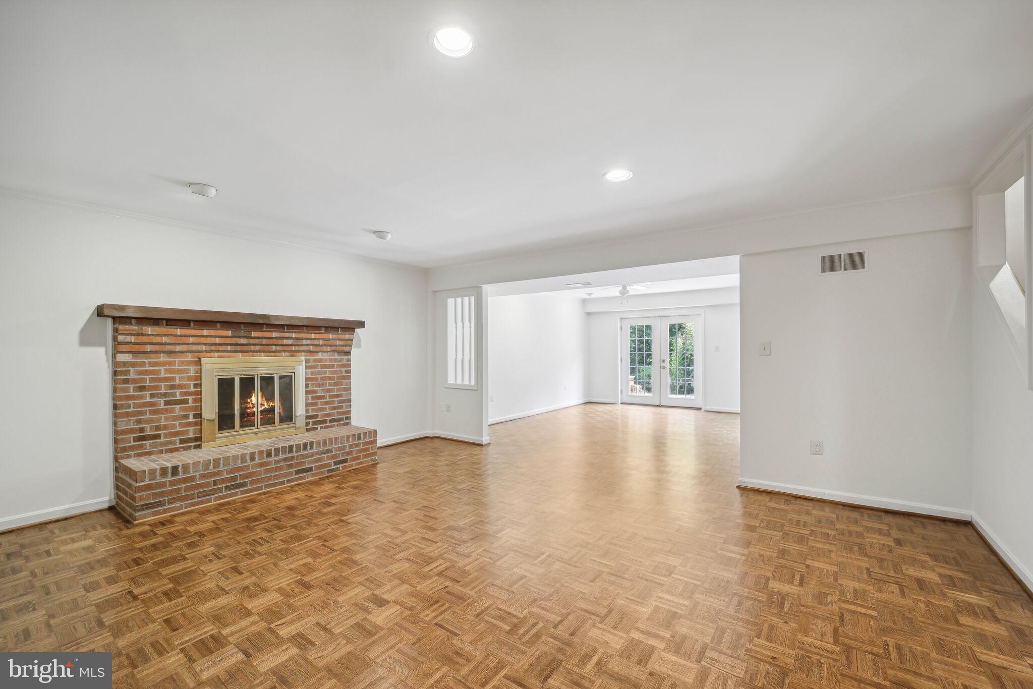 RIVERS EDGE - Residential