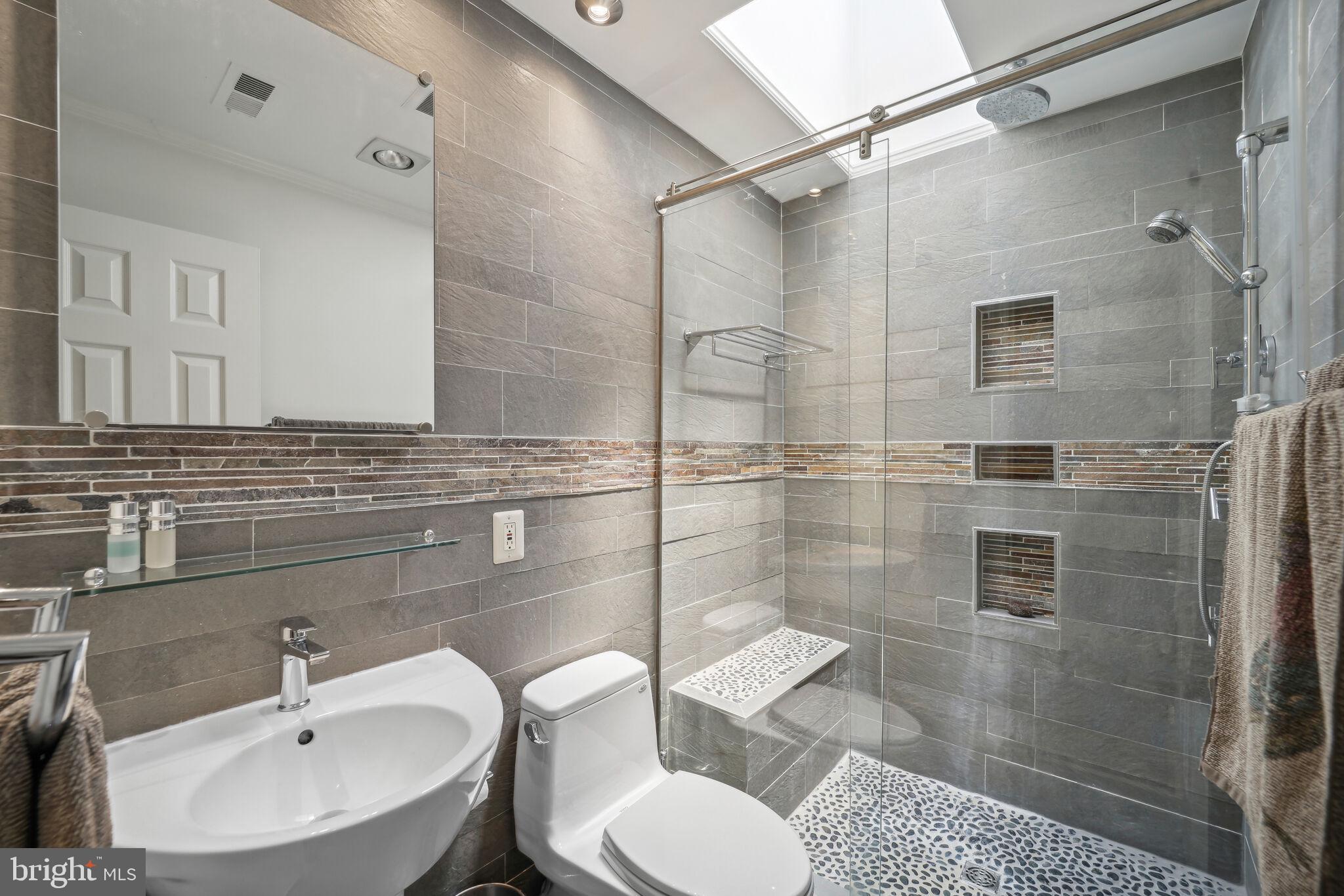 RIVERS EDGE - Residential