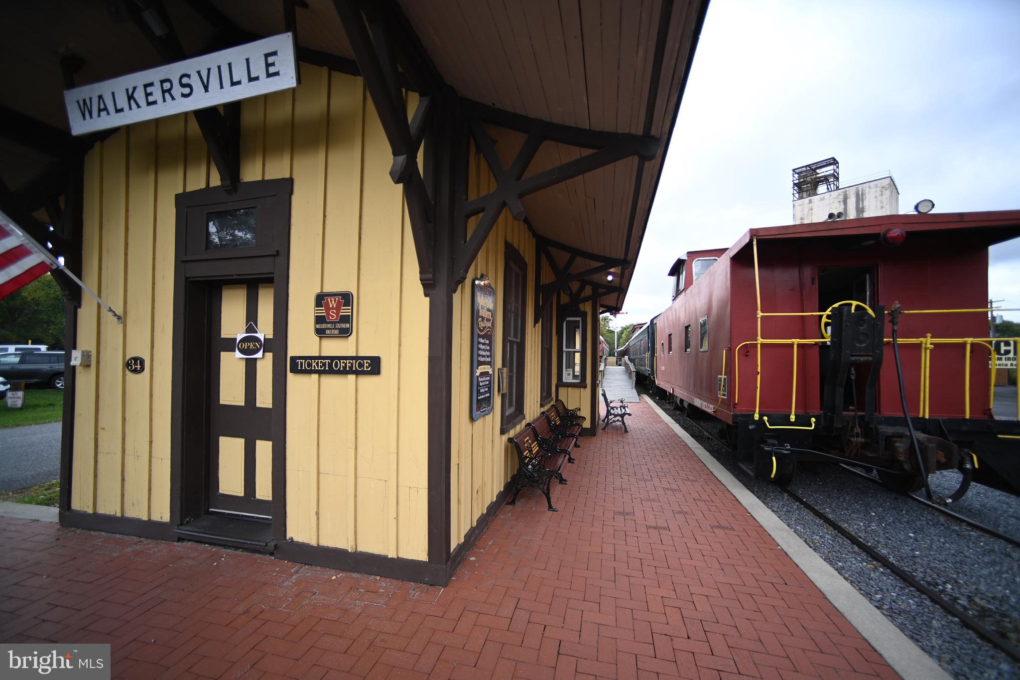 COLONY VILLAGE - Residential