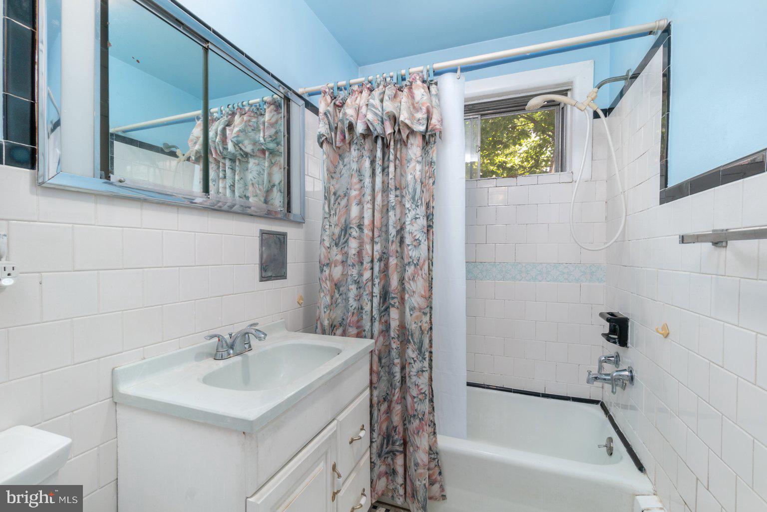 RIVIERA BEACH - Residential