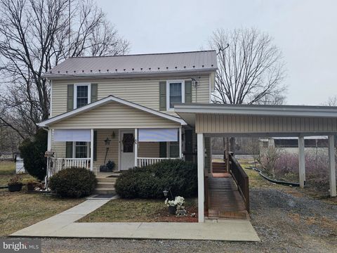 56 CHESSIE LANE HEDGESVILLE WV 25427