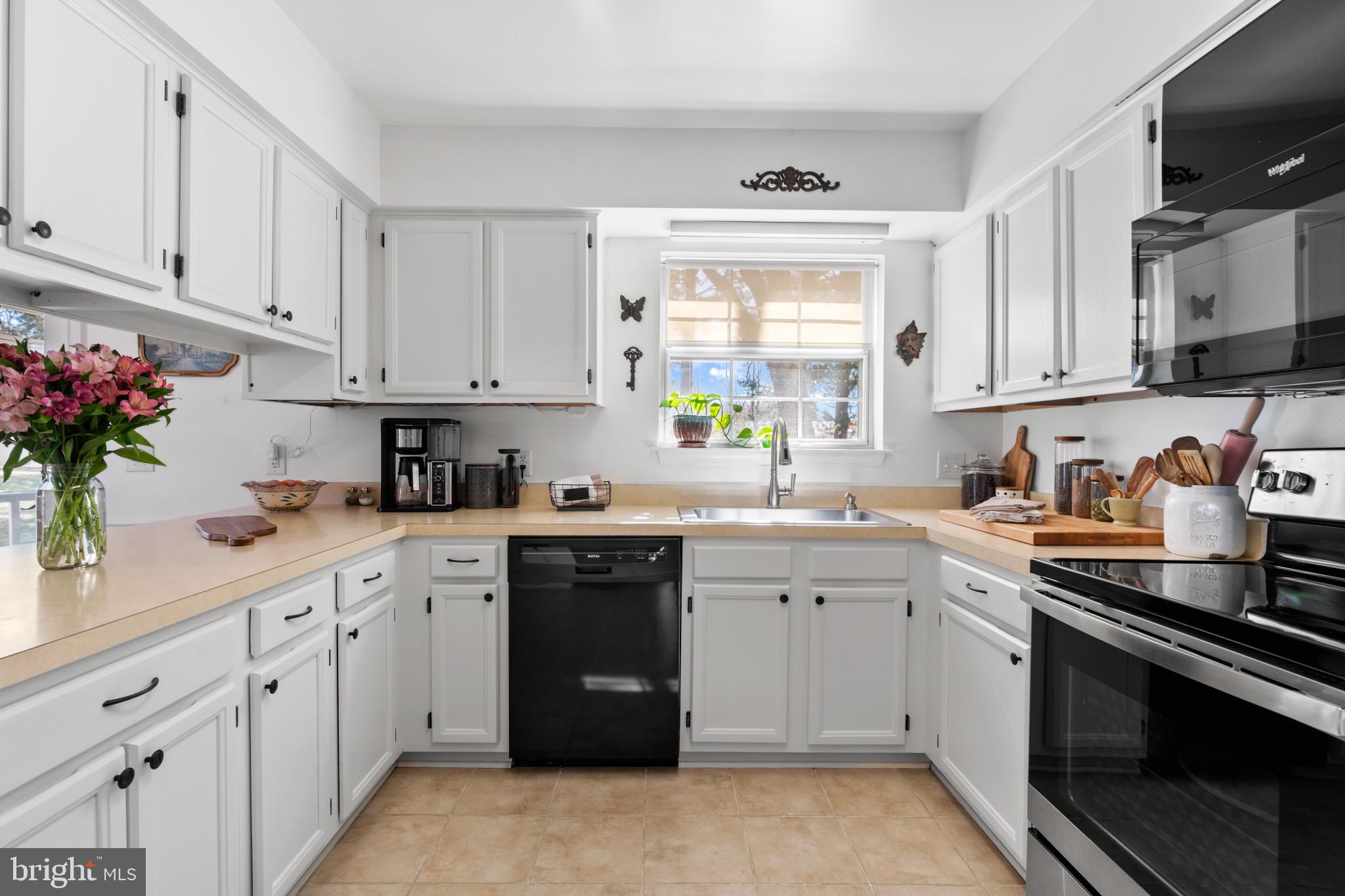 BLUFF POINT - Residential