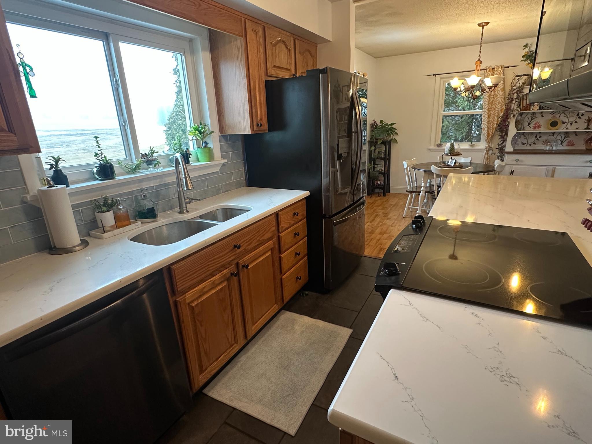 COUNTRY CLUB PARK - Residential