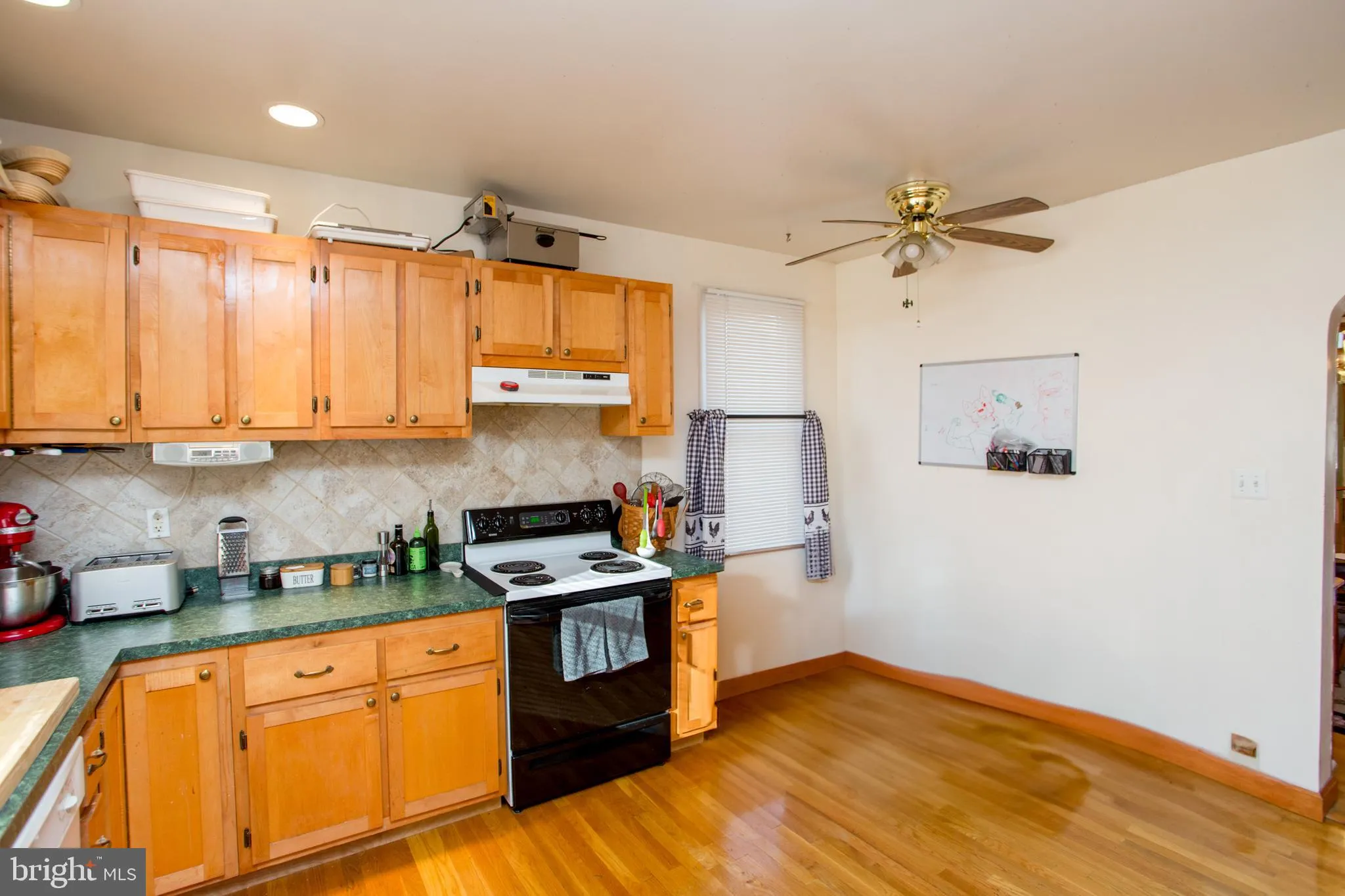 Ottsville, Pennsylvania 18942, United States, 4 Bedrooms Bedrooms, ,2 BathroomsBathrooms,Residential,Contingent,17088