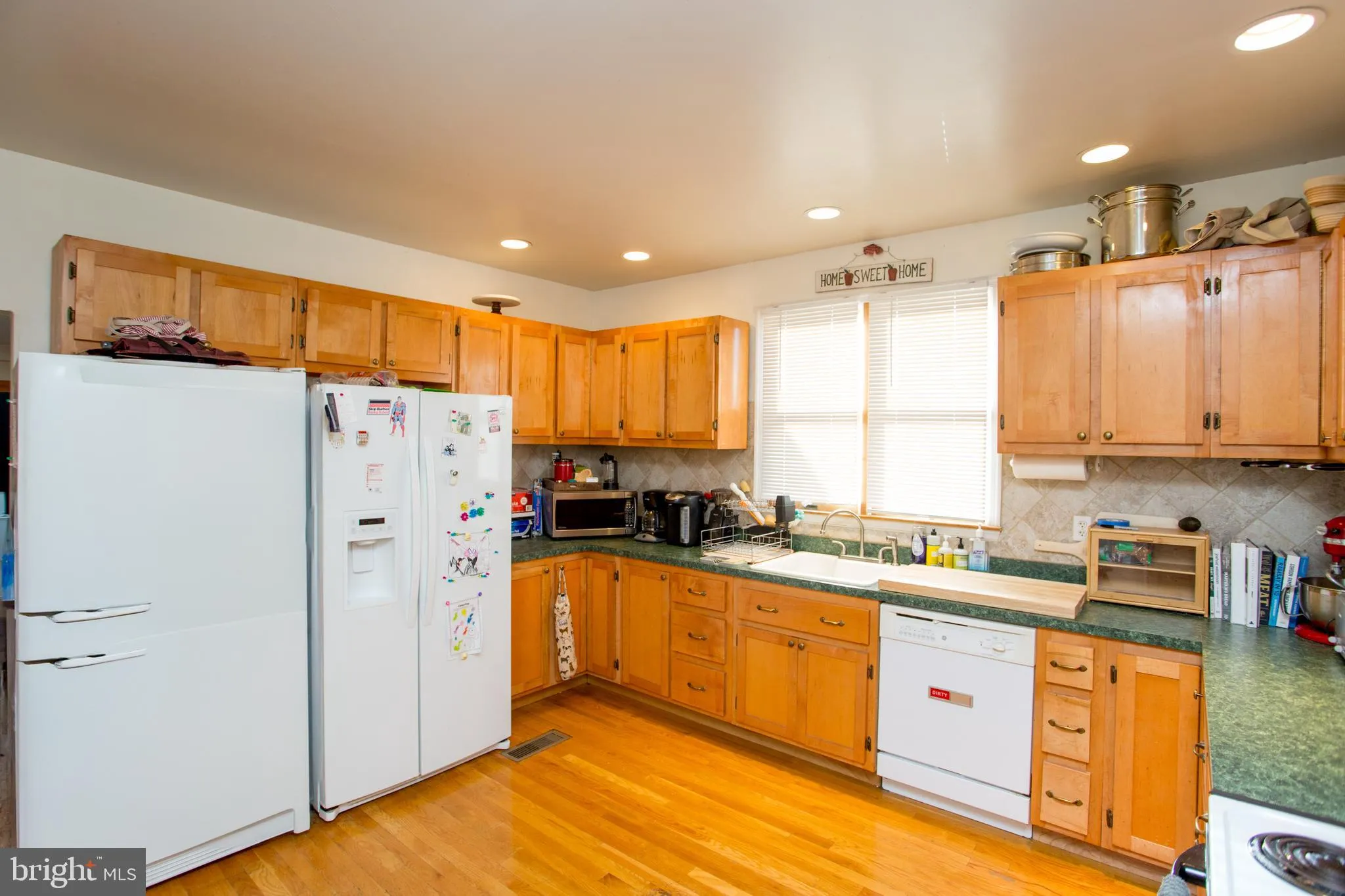 Ottsville, Pennsylvania 18942, United States, 4 Bedrooms Bedrooms, ,2 BathroomsBathrooms,Residential,Contingent,17088