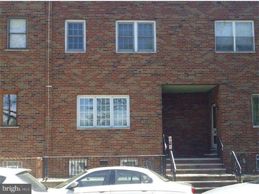 Very large 4 bed home w/ two full kitchens,nice brick front, finished basement, Spaciuos liv rm, din rm combo,cer tile bath, plus rear driveway for offstreet parking.Conveniently located across from park,close to sports stadiums,many restaurants,all major highways etc....