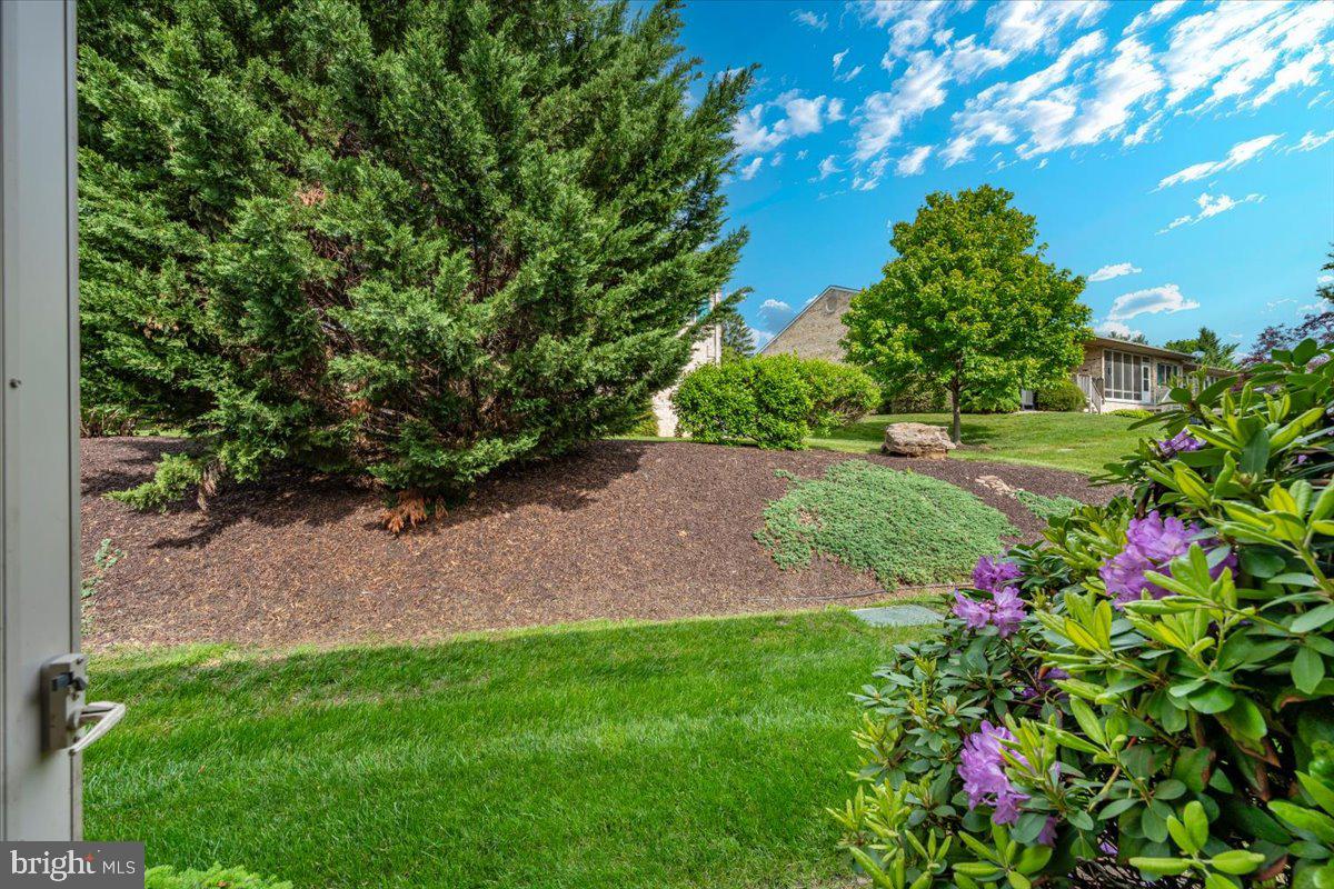 SUMMERLAND MANOR - Residential