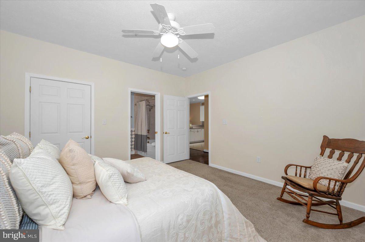 SUMMERLAND MANOR - Residential