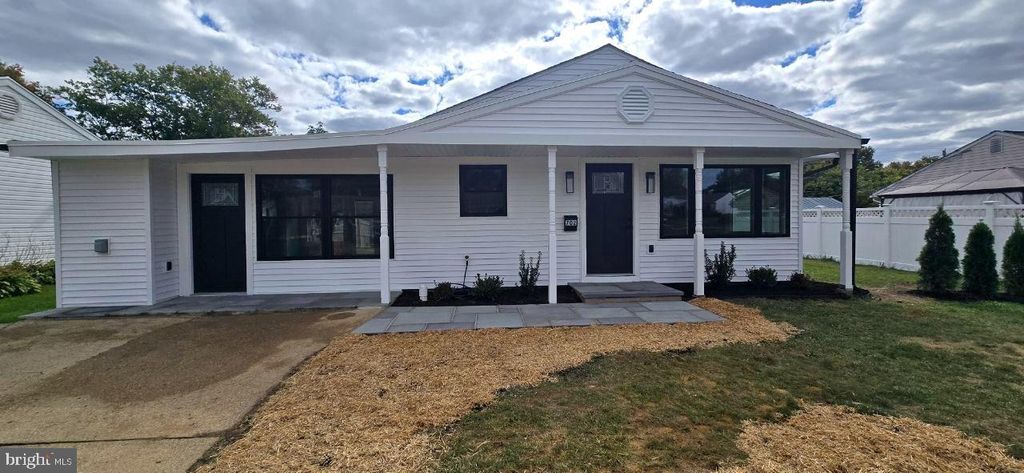 Photo of 702 Beaumont Road, FAIRLESS HILLS, PA 19030 (MLS # PABU2107442)