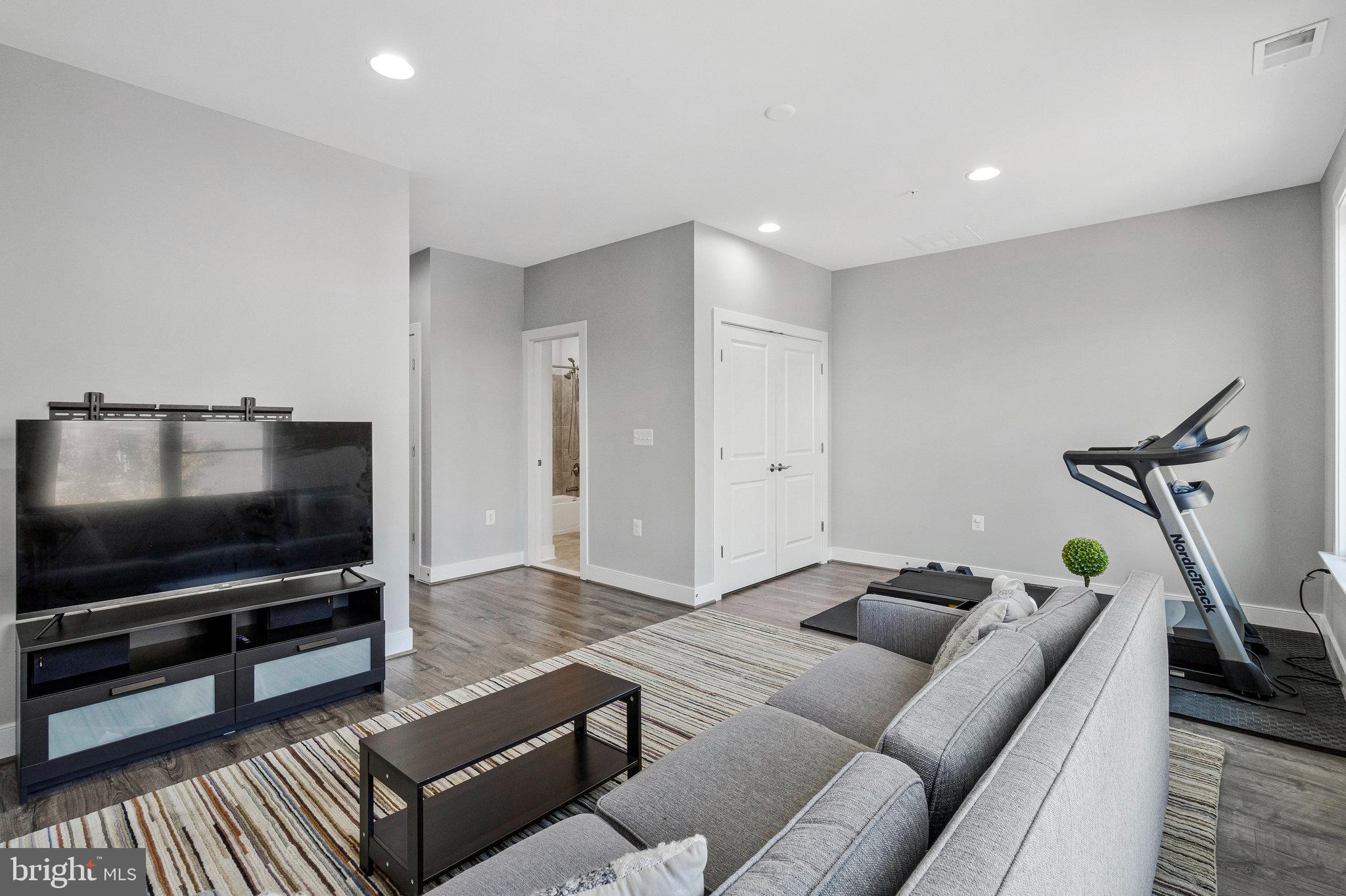 POTOMAC YARD - Residential