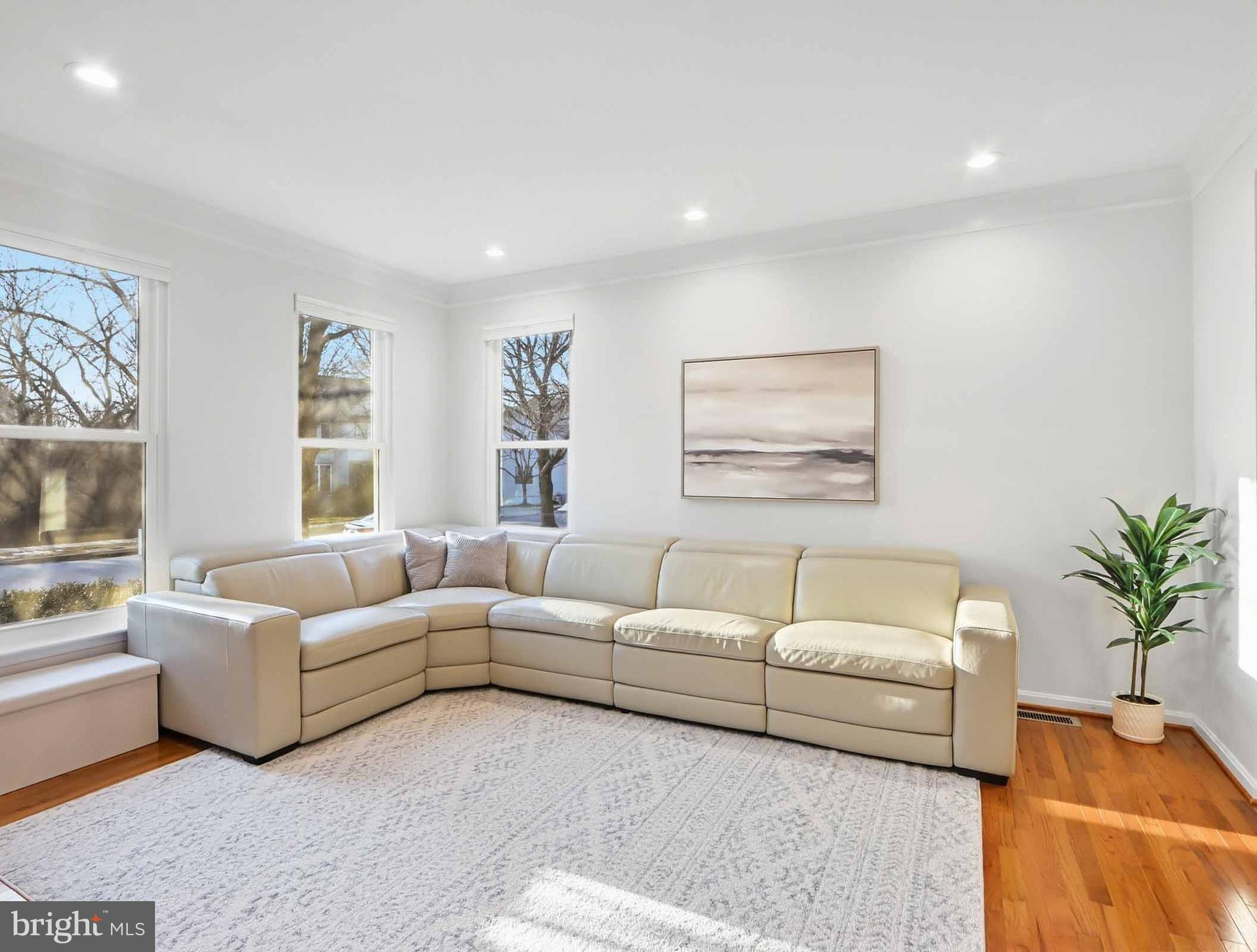 VILLAGE OF RIVER HILL - Residential