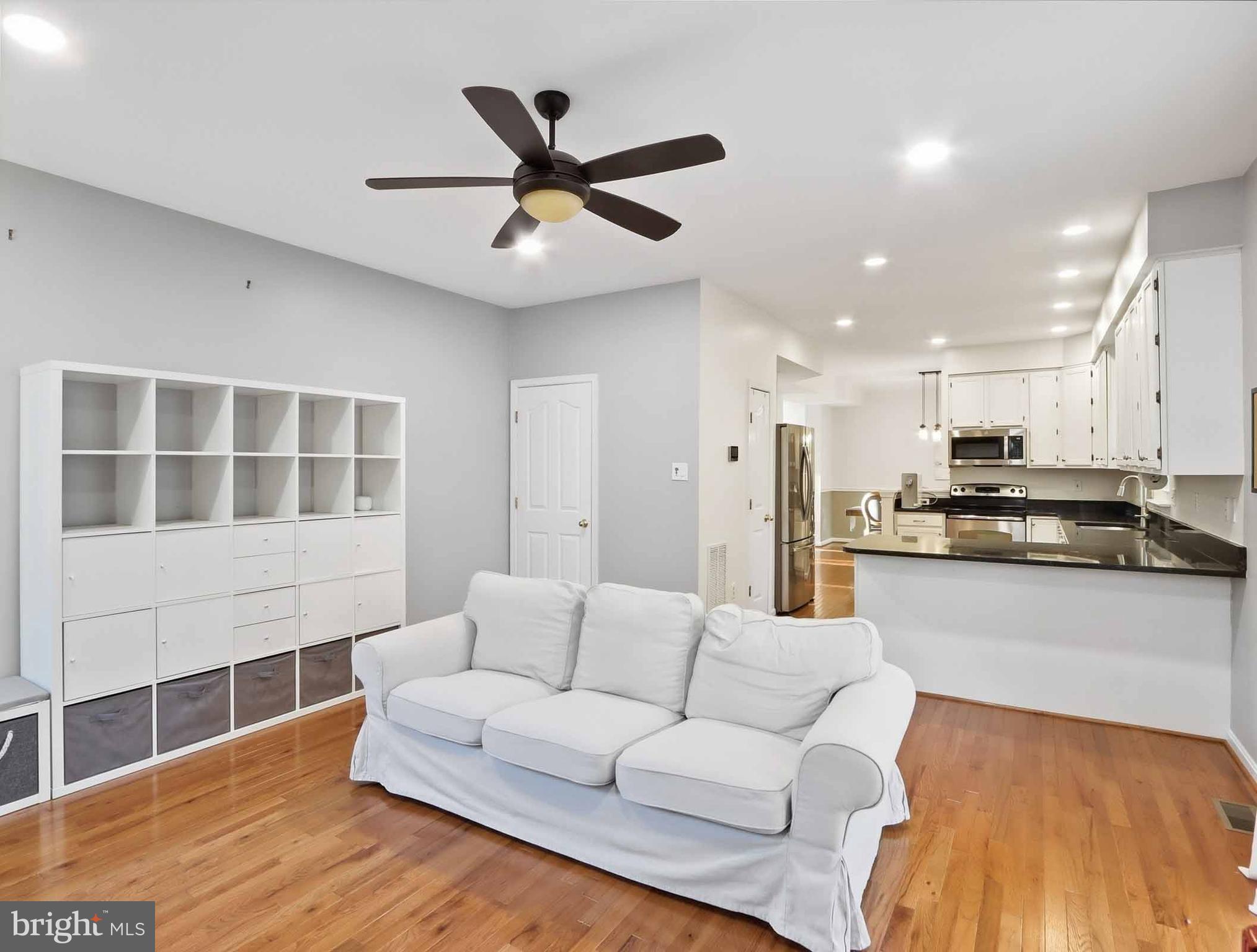 VILLAGE OF RIVER HILL - Residential