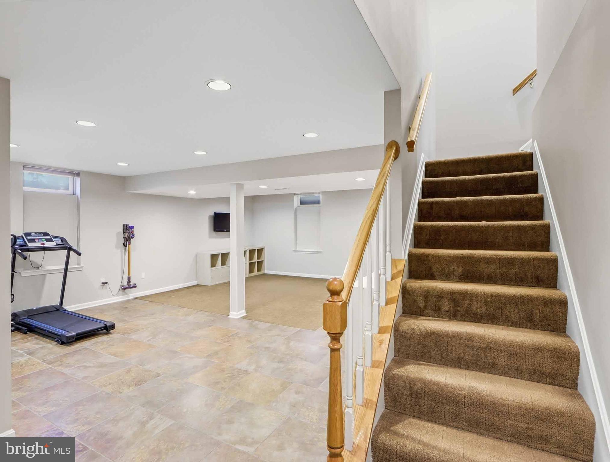 VILLAGE OF RIVER HILL - Residential