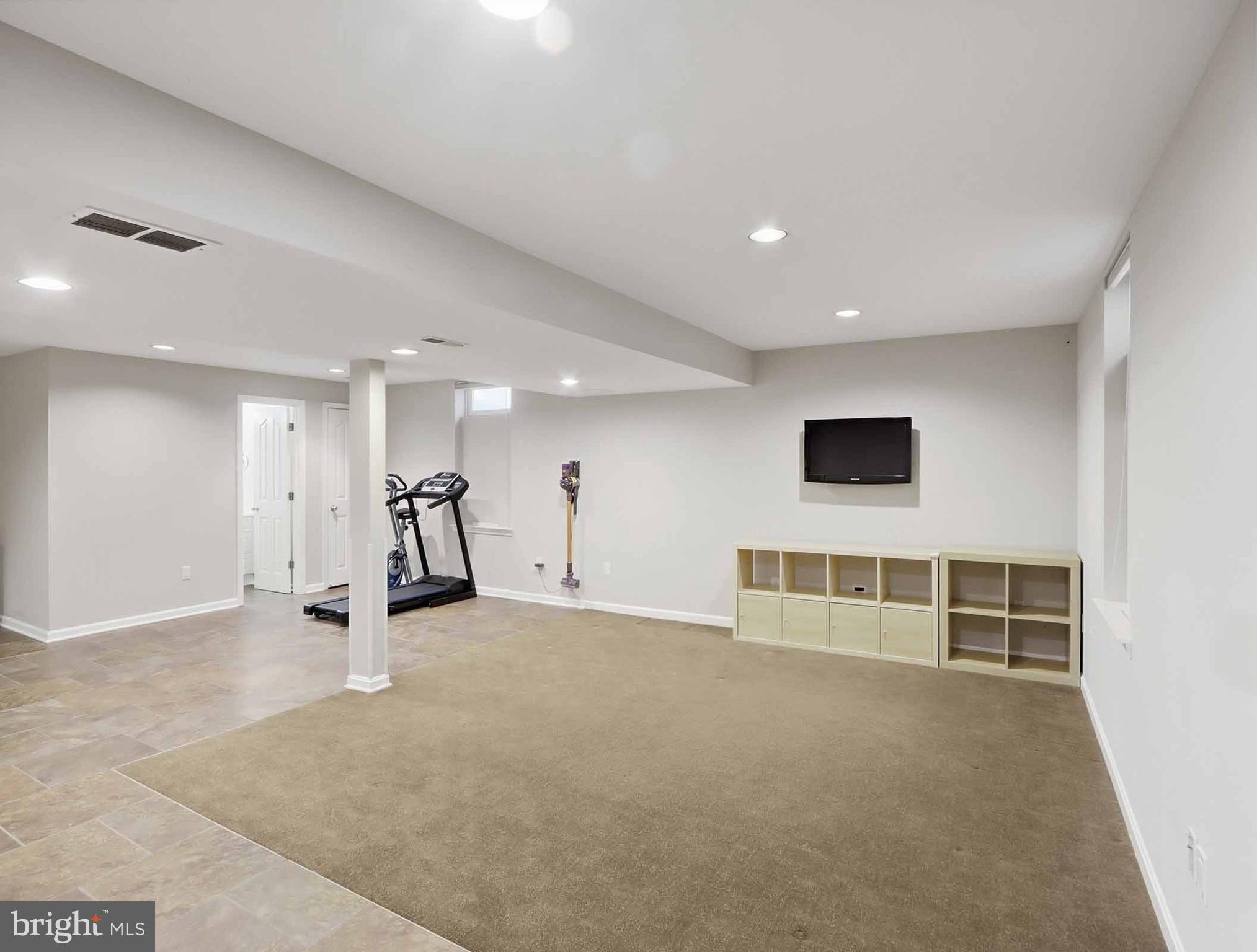 VILLAGE OF RIVER HILL - Residential