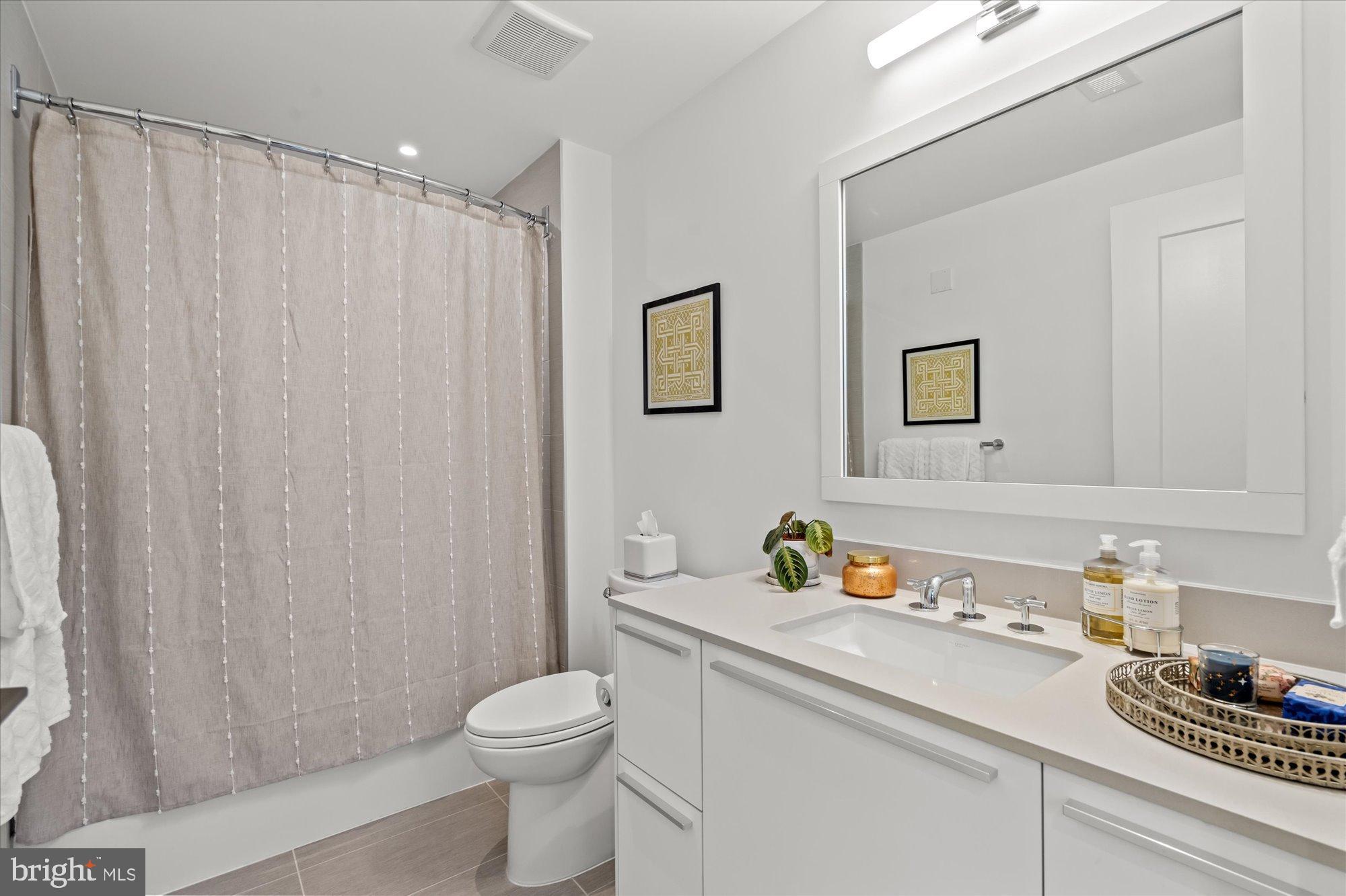 OLD TOWN NORTH - Residential