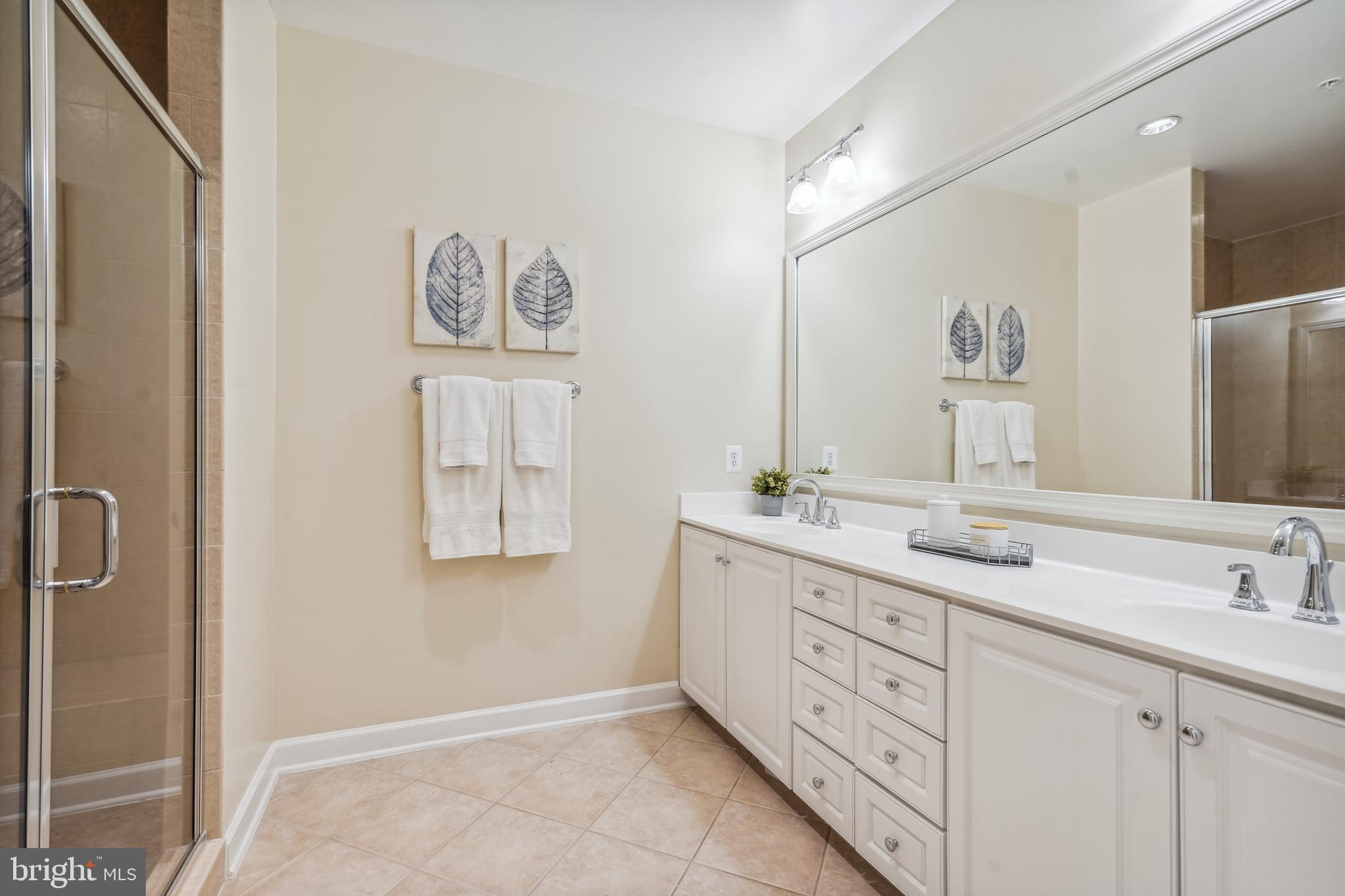 CHATHAM SQUARE - Residential