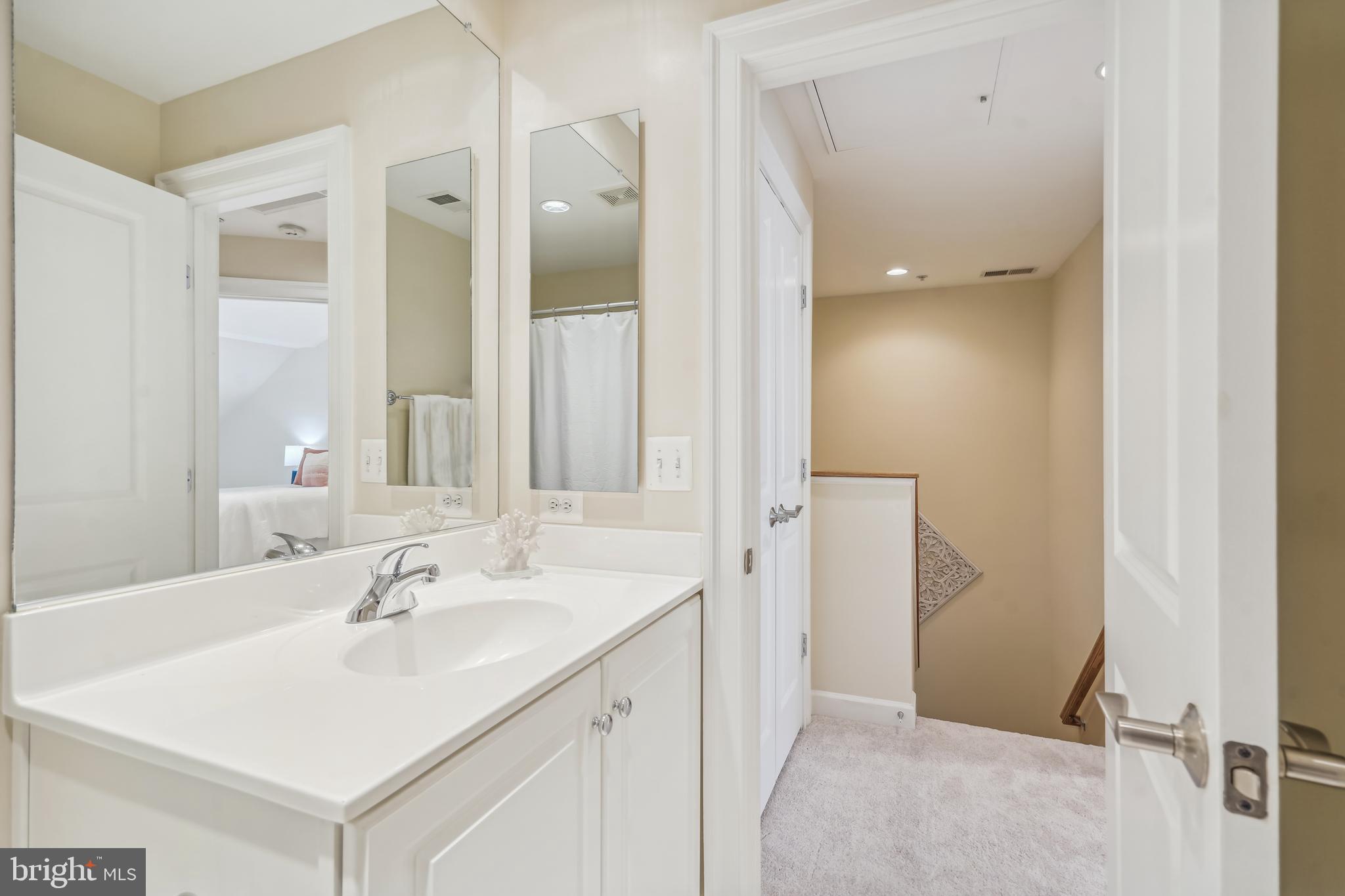 CHATHAM SQUARE - Residential