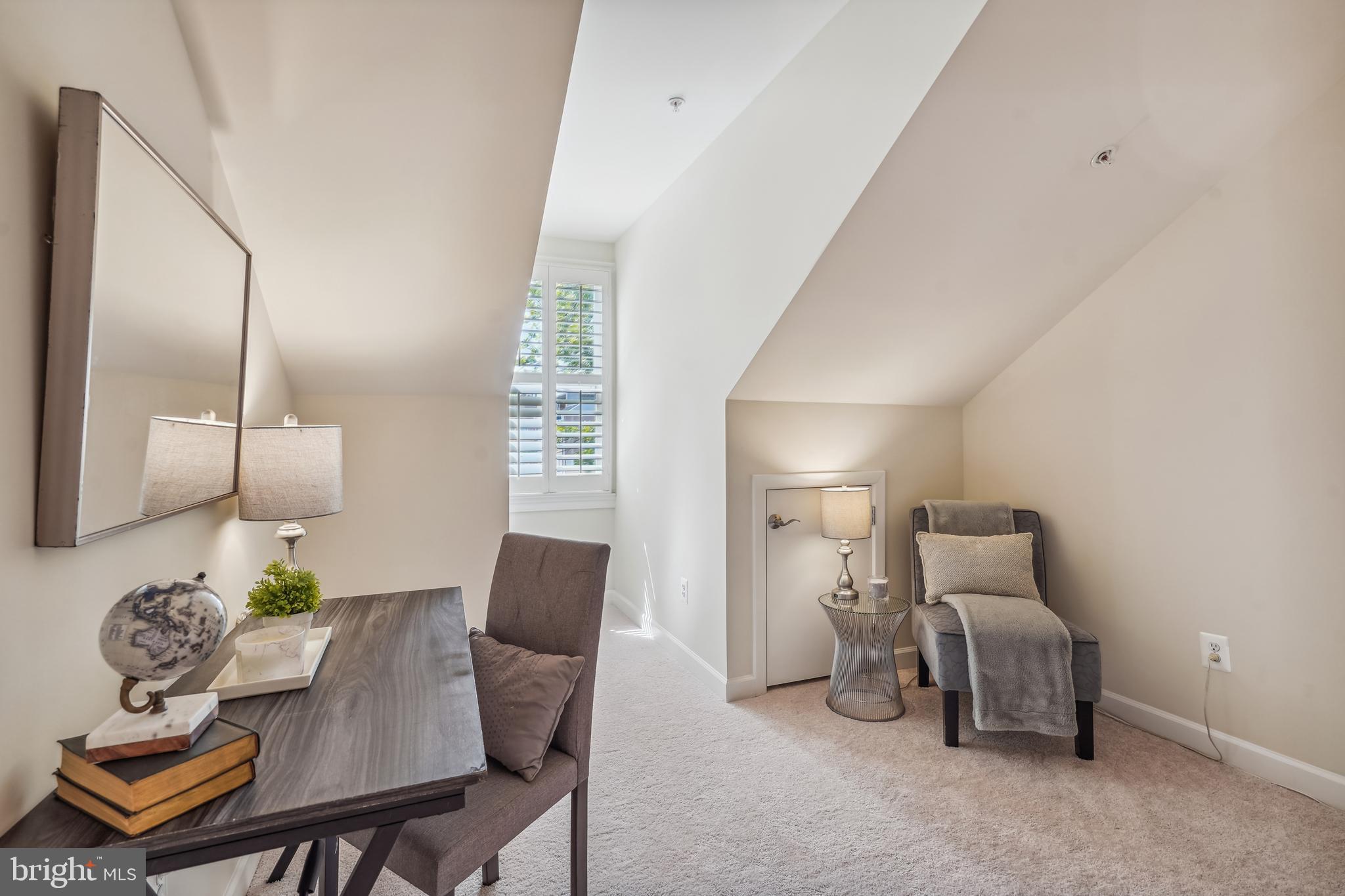 CHATHAM SQUARE - Residential