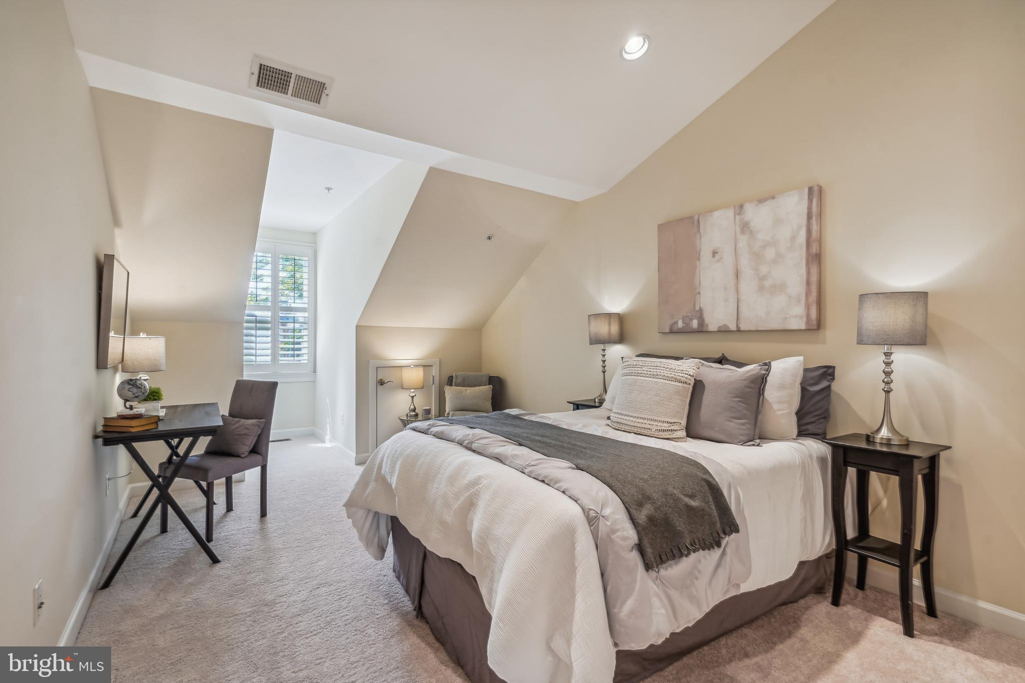 CHATHAM SQUARE - Residential