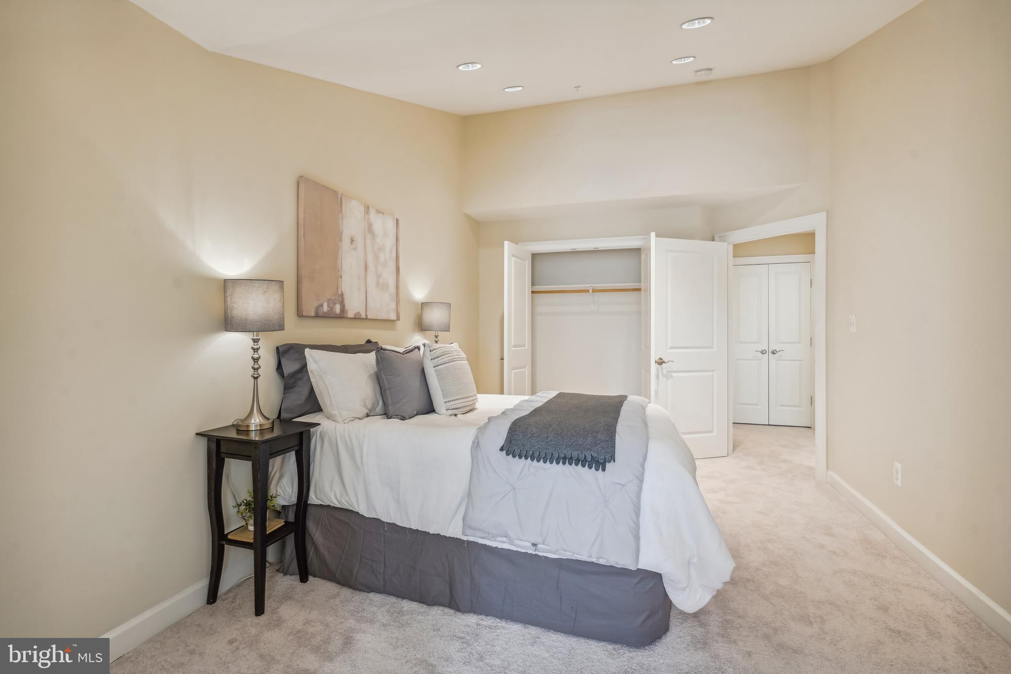 CHATHAM SQUARE - Residential