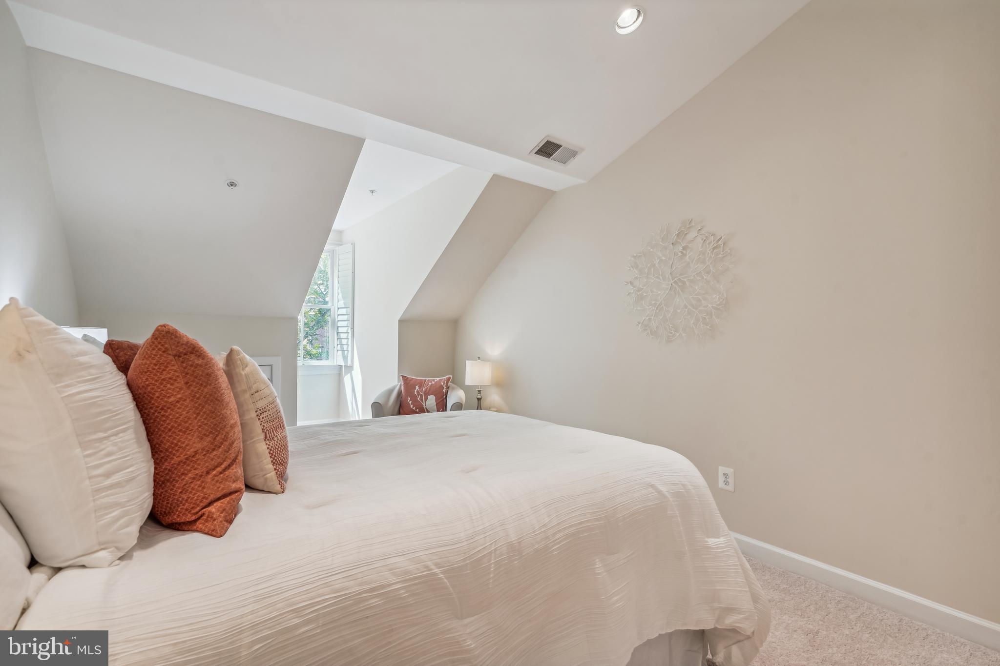 CHATHAM SQUARE - Residential