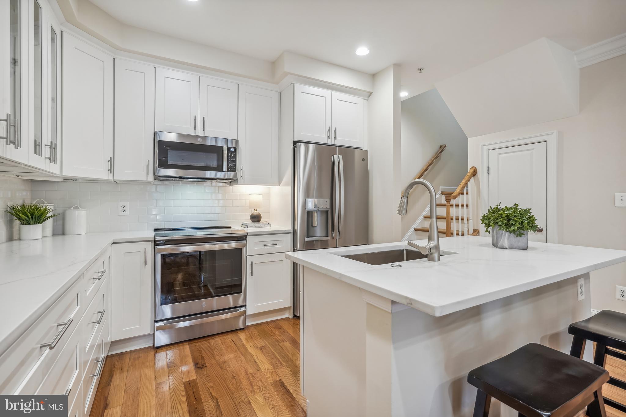 CHATHAM SQUARE - Residential